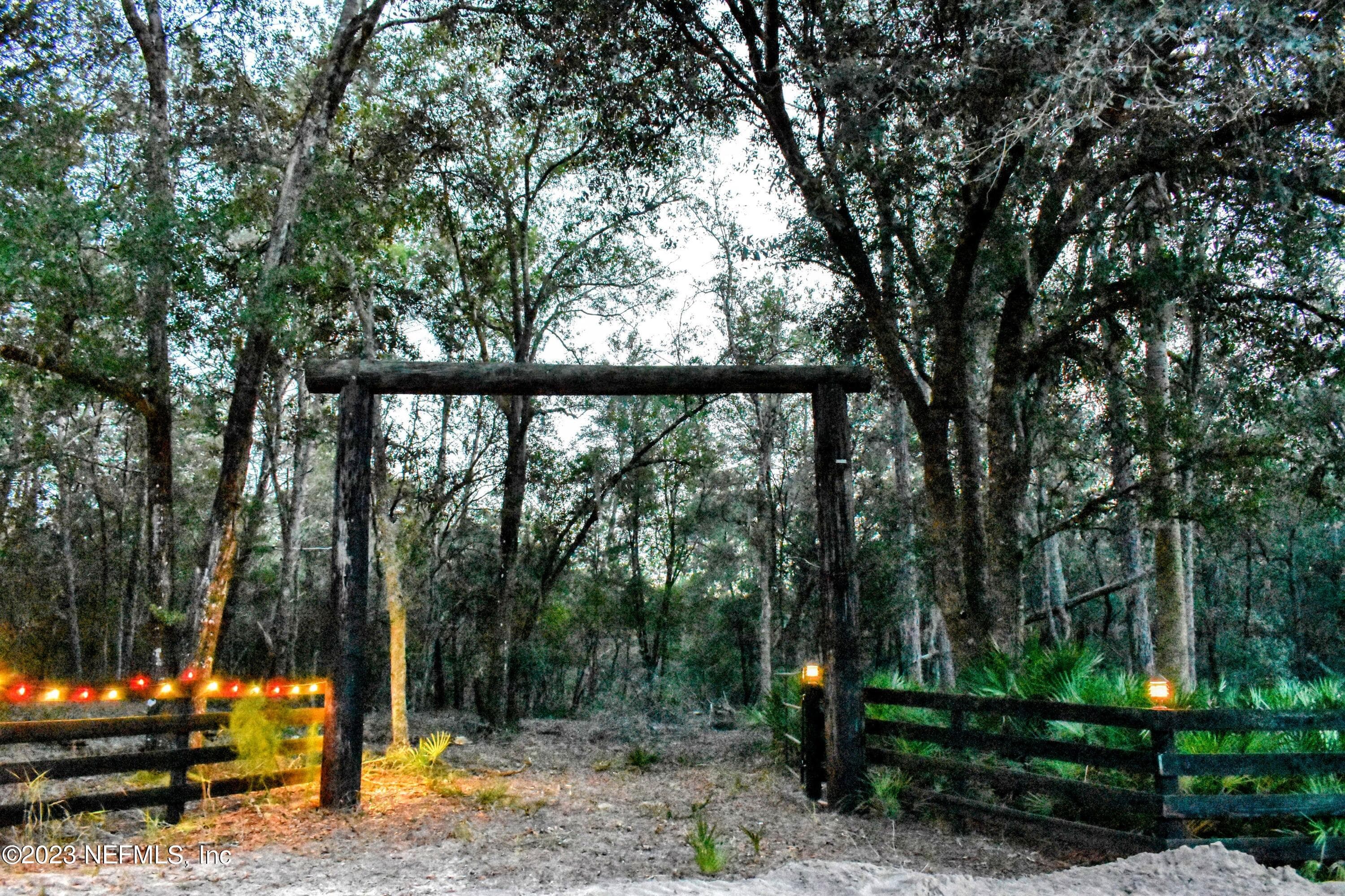 Photo 2 of 249 SIMPSON Drive, Interlachen, FL 32148
