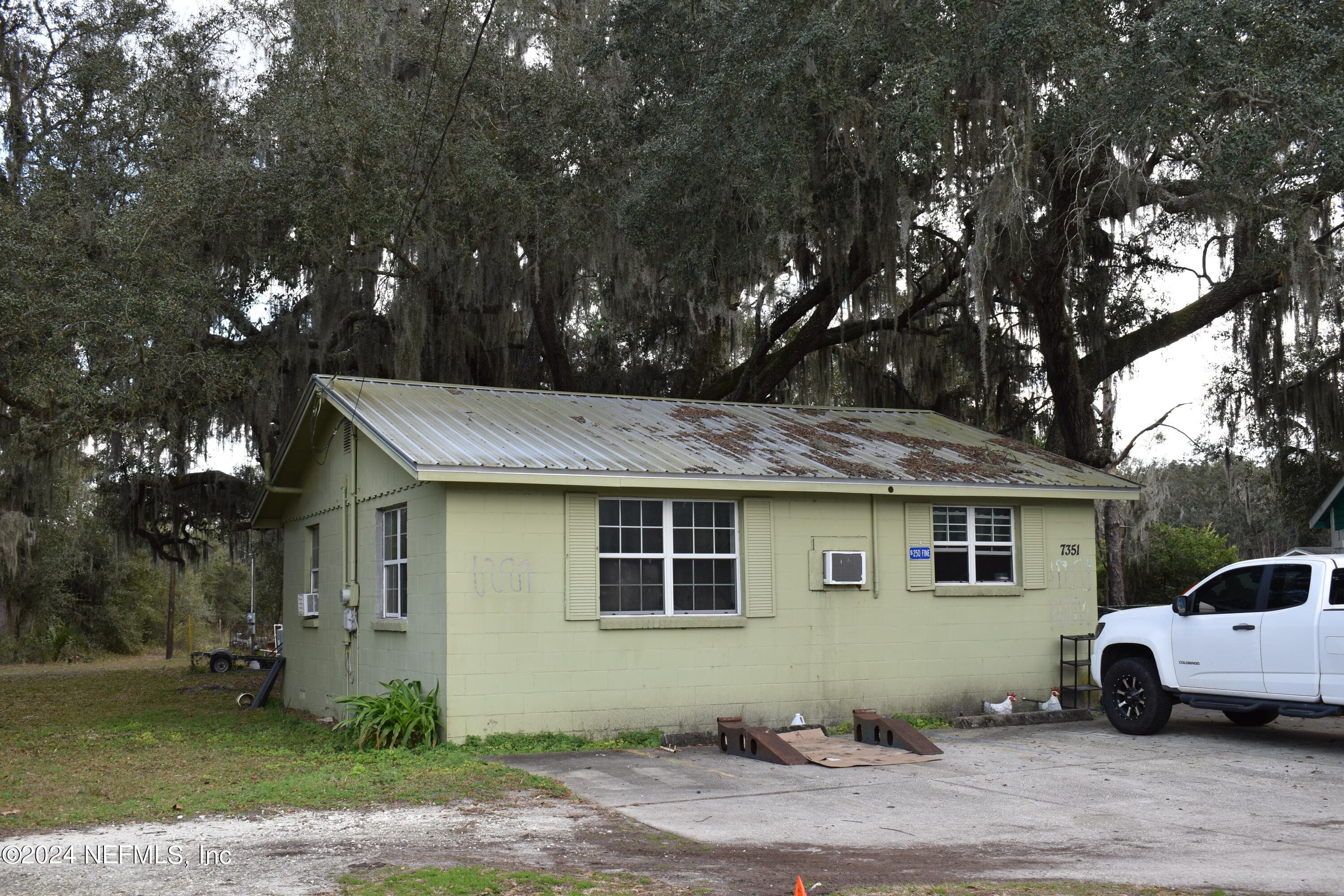 Photo 5 of 7351 -7353 CRILL Avenue, Palatka, FL 32177