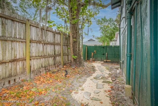 Side yard — 1541 BOULEVARD, Jacksonville, FL 32206