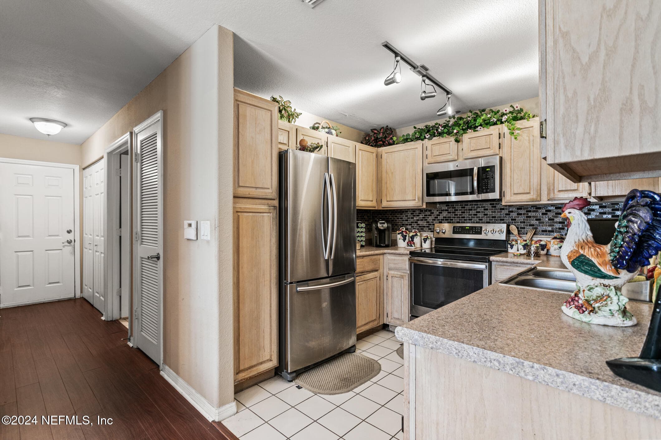 to Hallway — 10150 BELLE RIVE Boulevard 2605, Jacksonville, FL 32256