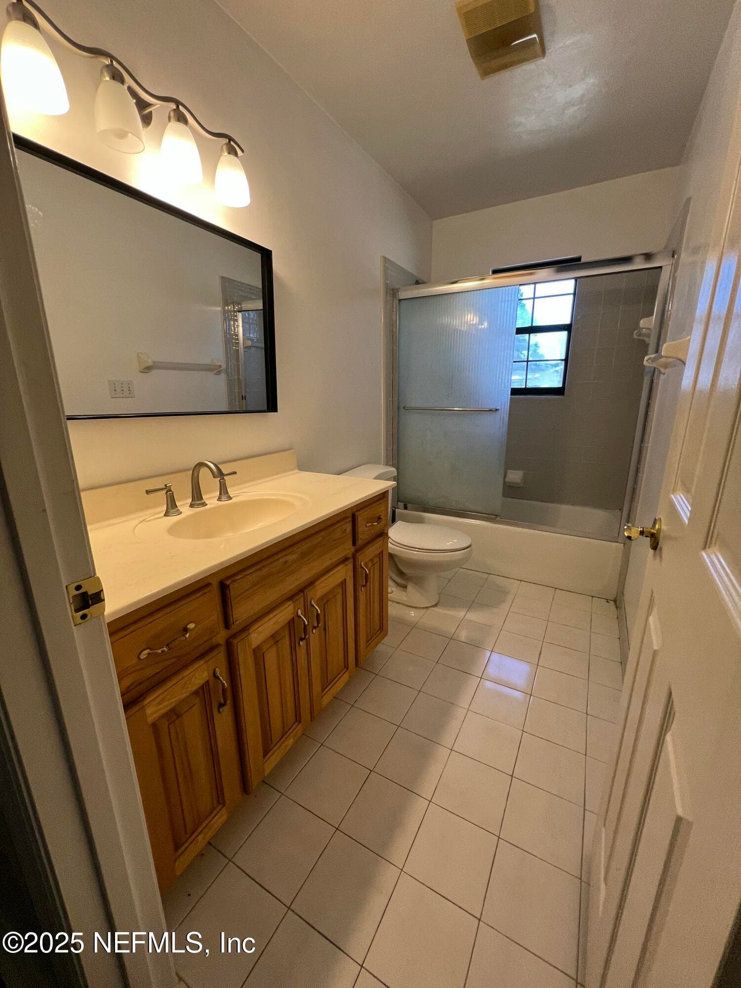 Hall Bath — 1825 RAIFORD Road, Starke, FL 32091