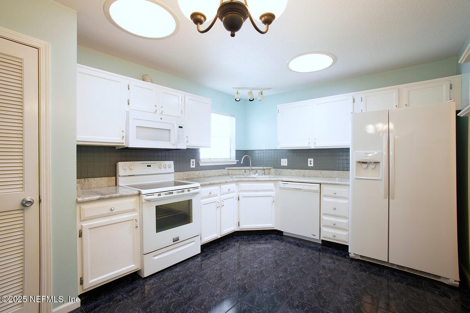 Photo 13 of 1524 LINKSIDE Drive, Atlantic Beach, FL 32233