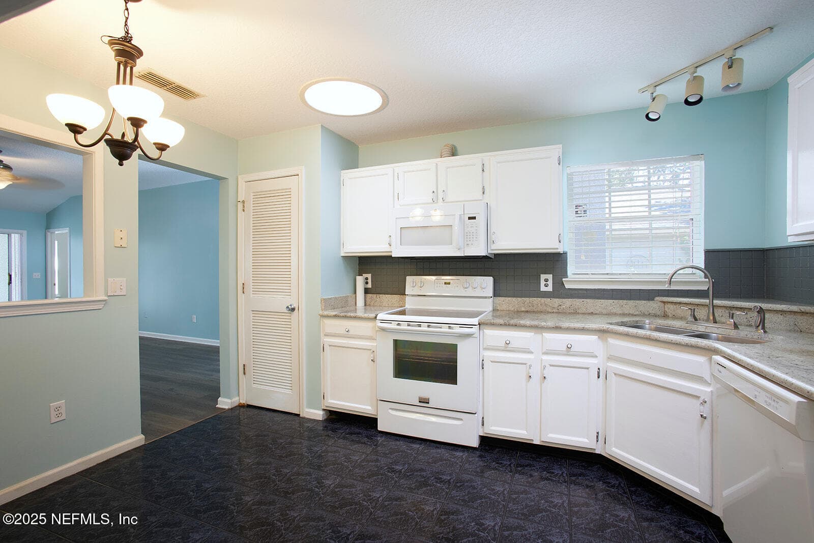 Photo 14 of 1524 LINKSIDE Drive, Atlantic Beach, FL 32233