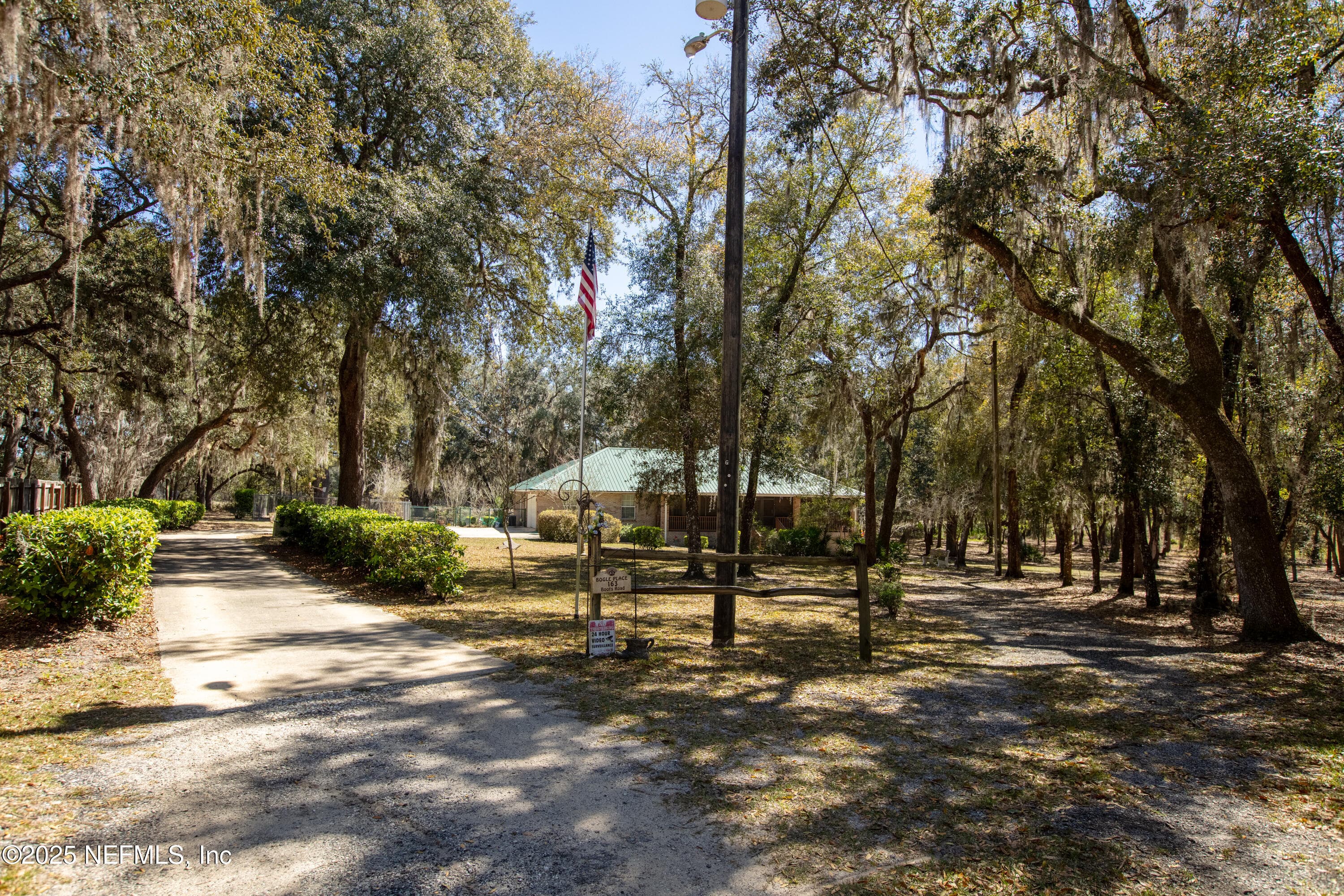 Driveway — 163 BOOTS Road, Melrose, FL 32666