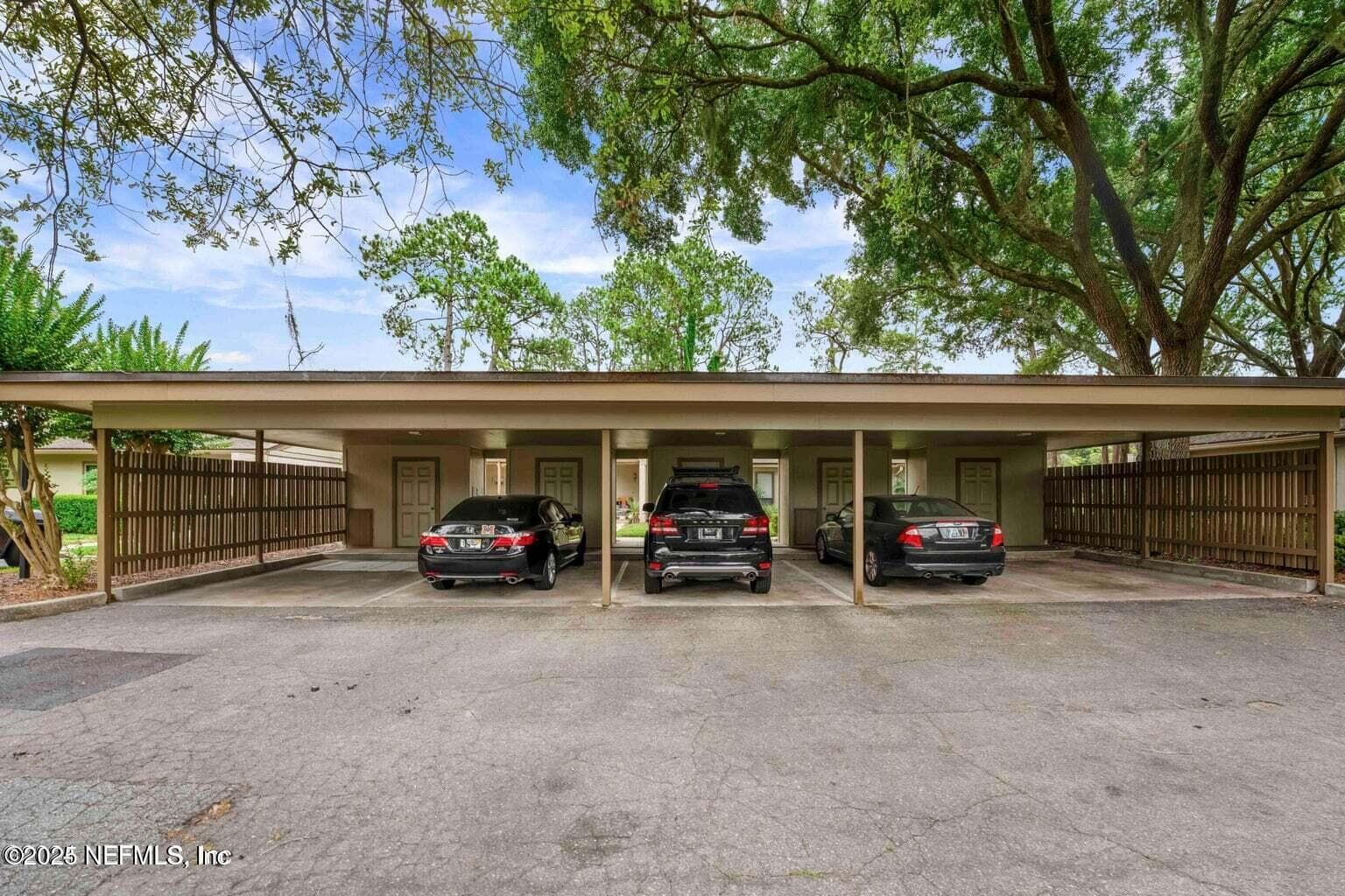 Photo 34 of 10112 LEISURE Lane S, Jacksonville, FL 32256