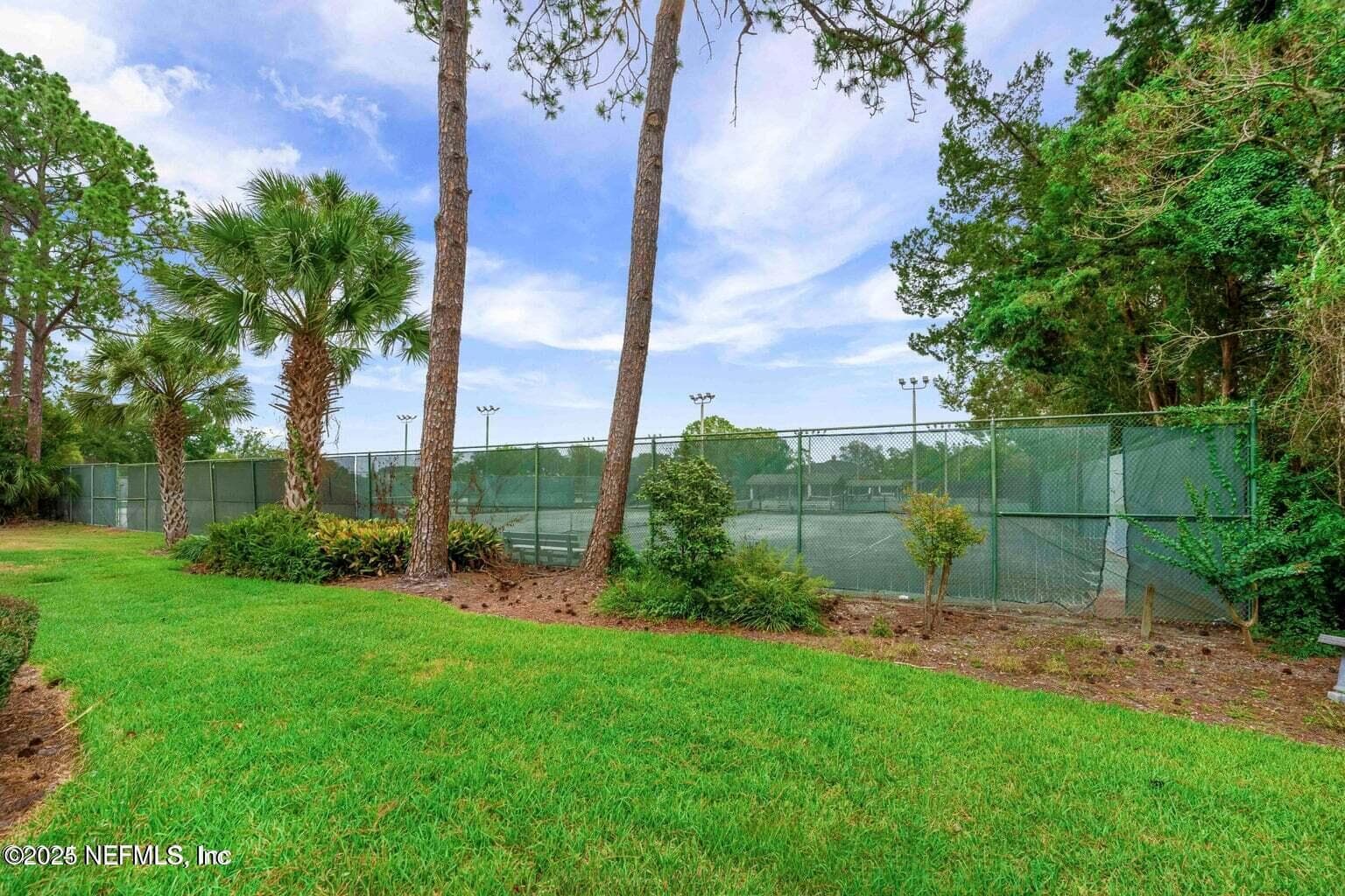 Photo 14 of 10112 LEISURE Lane S, Jacksonville, FL 32256