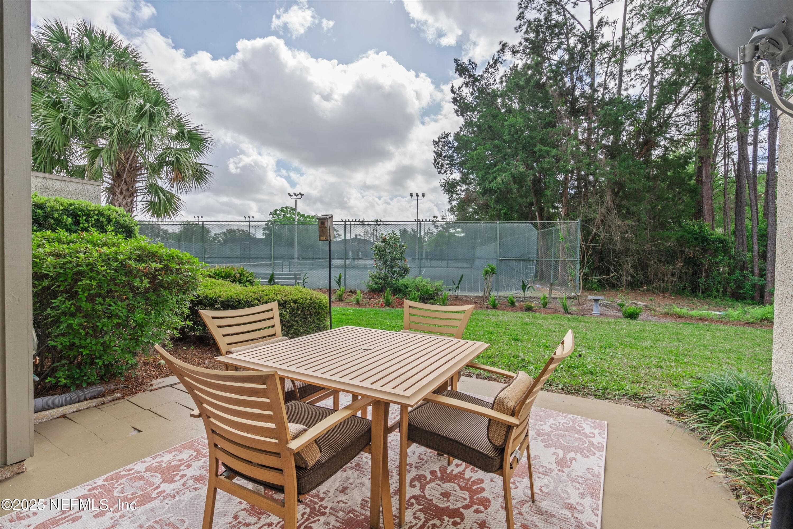 Photo 8 of 10112 LEISURE Lane S, Jacksonville, FL 32256