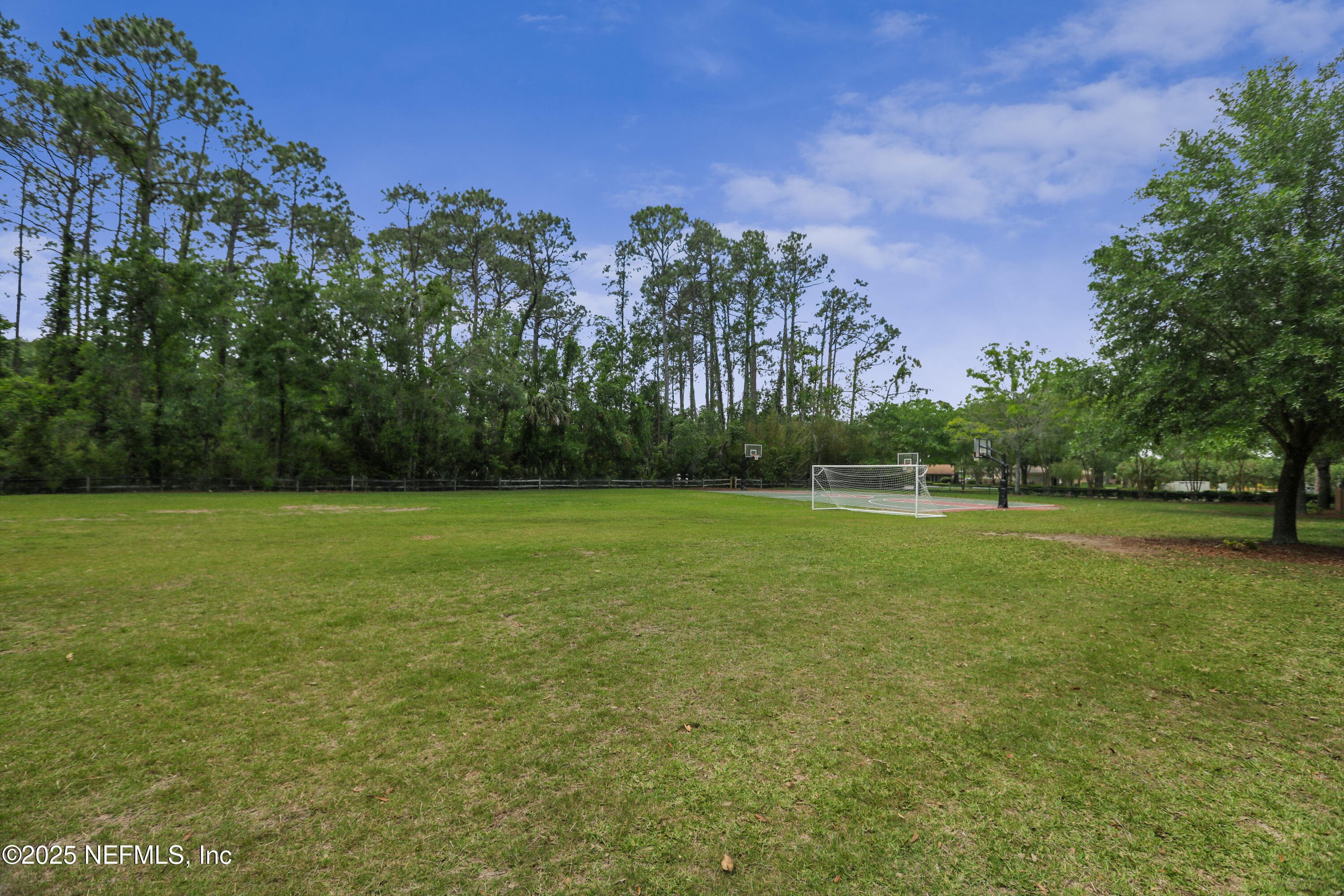 Photo 39 of 10112 LEISURE Lane S, Jacksonville, FL 32256