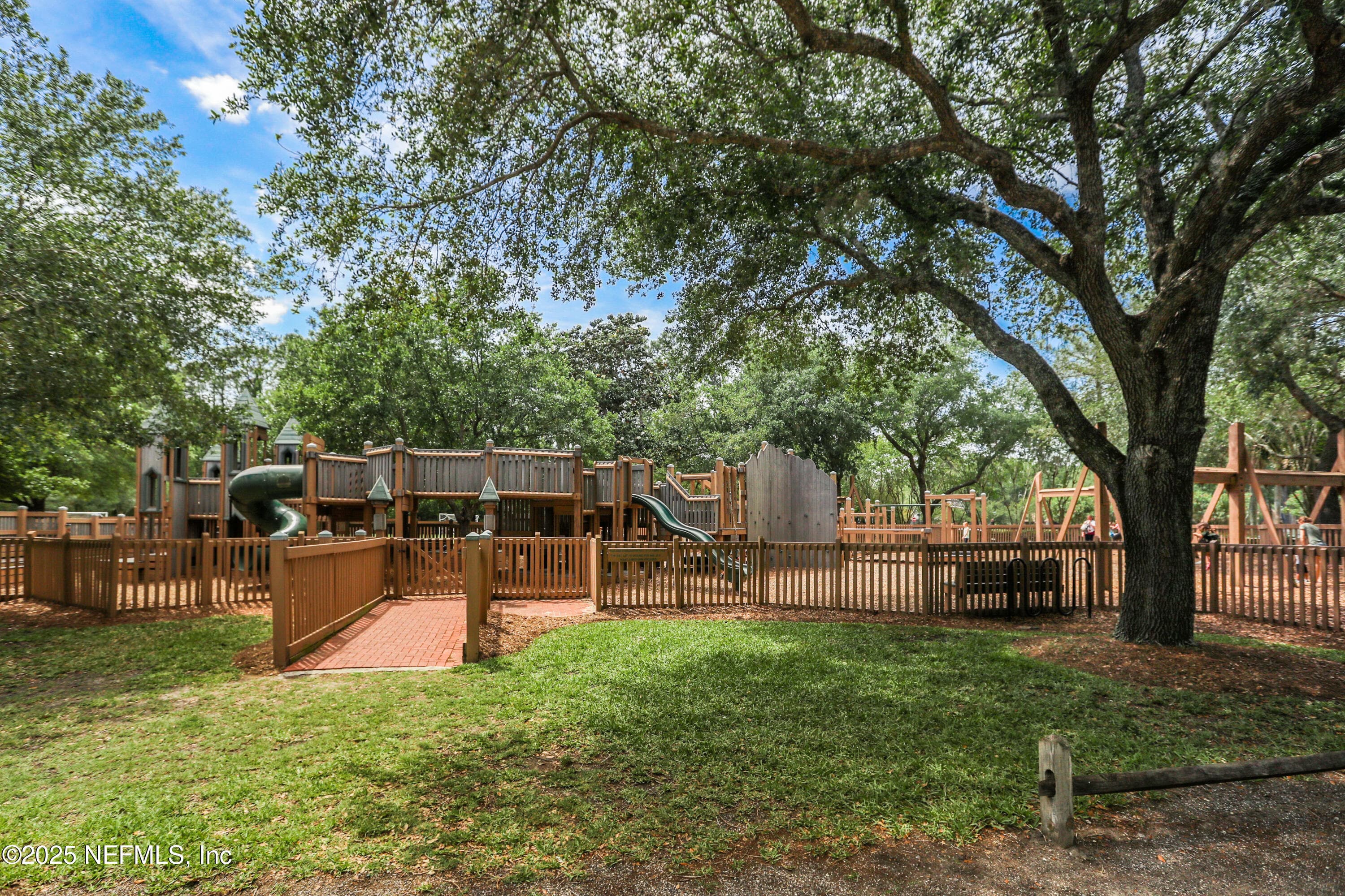 Photo 38 of 10112 LEISURE Lane S, Jacksonville, FL 32256