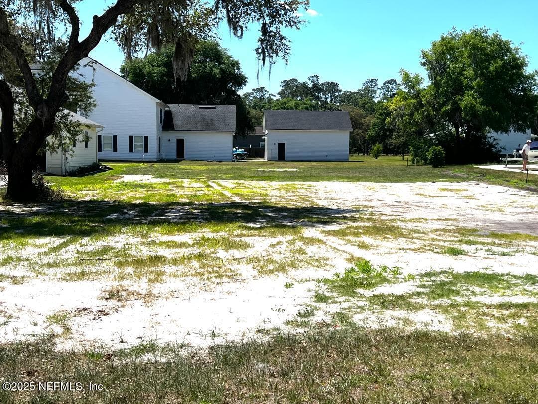 Photo 2 of 4072 BUENA VISTA Avenue, Starke, FL 32091