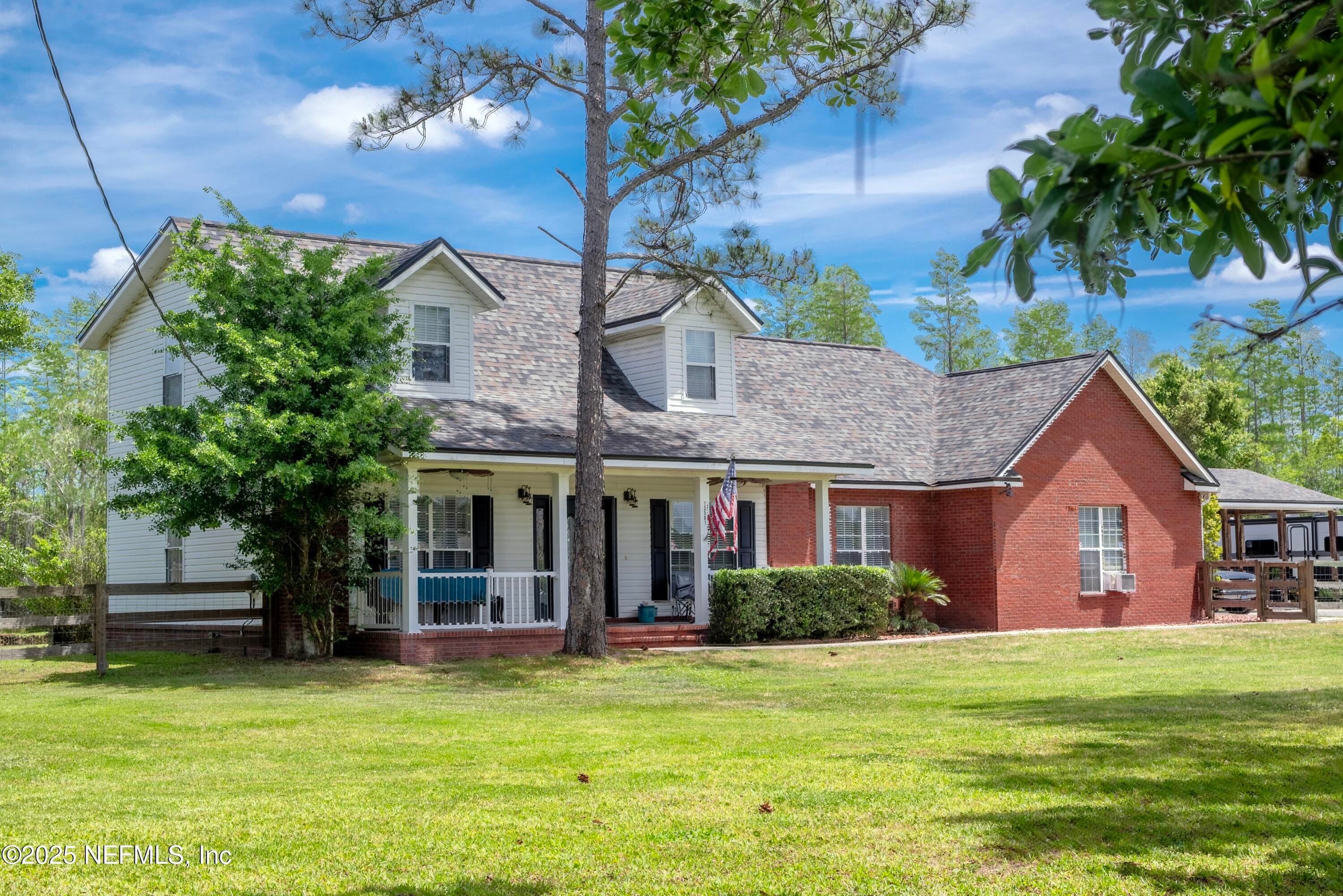 Photo 4 of 13561 ARNOLD RHODEN Road, Glen St. Mary, FL 32040