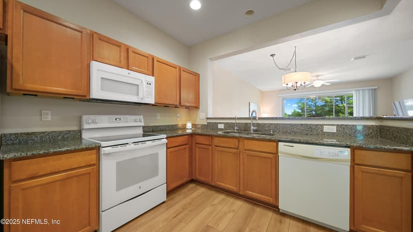 6935 Woody Vine Drive, Jacksonville, FL 32258