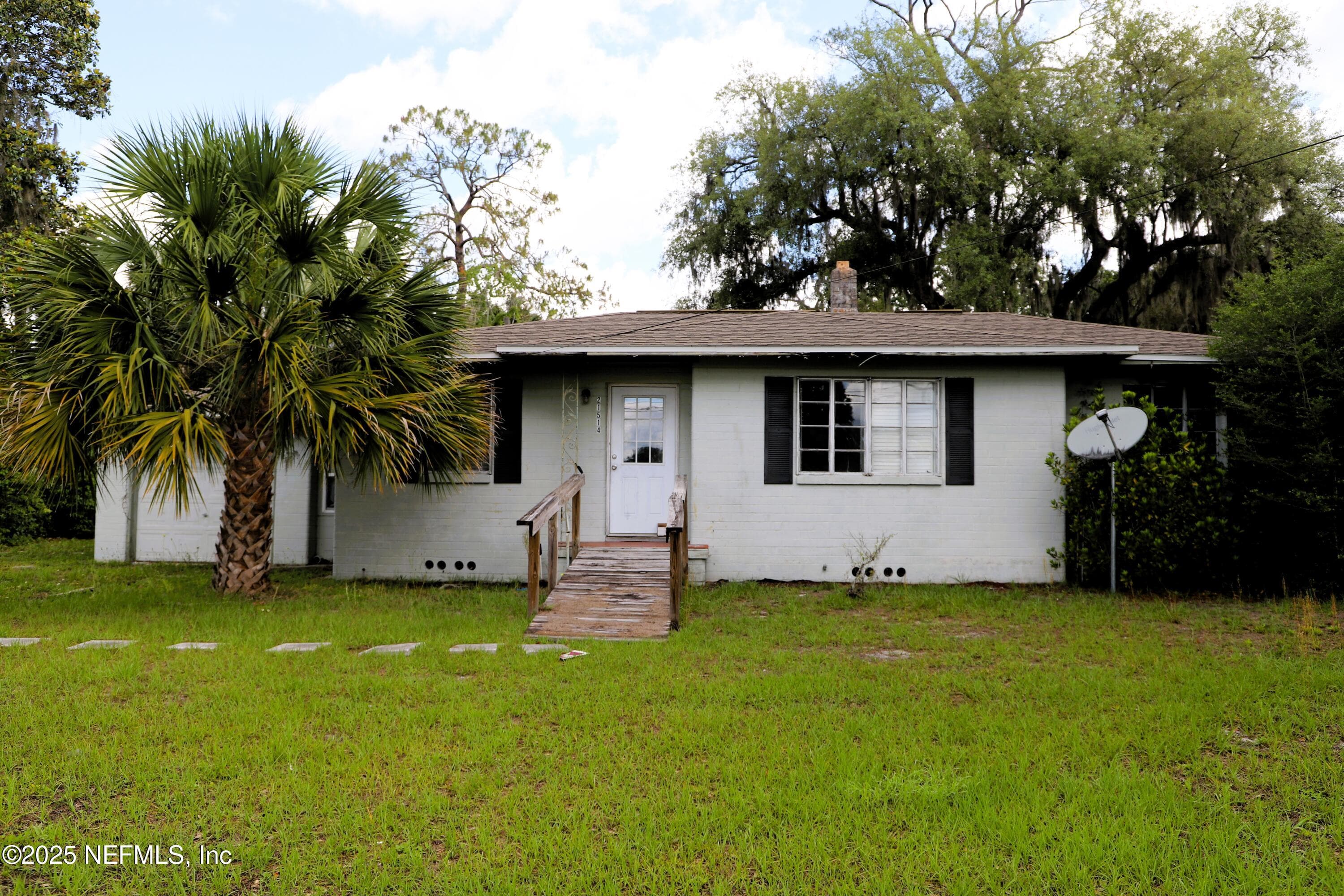 Photo 2 of 21514 SE 69TH Avenue, Hawthorne, FL 32640