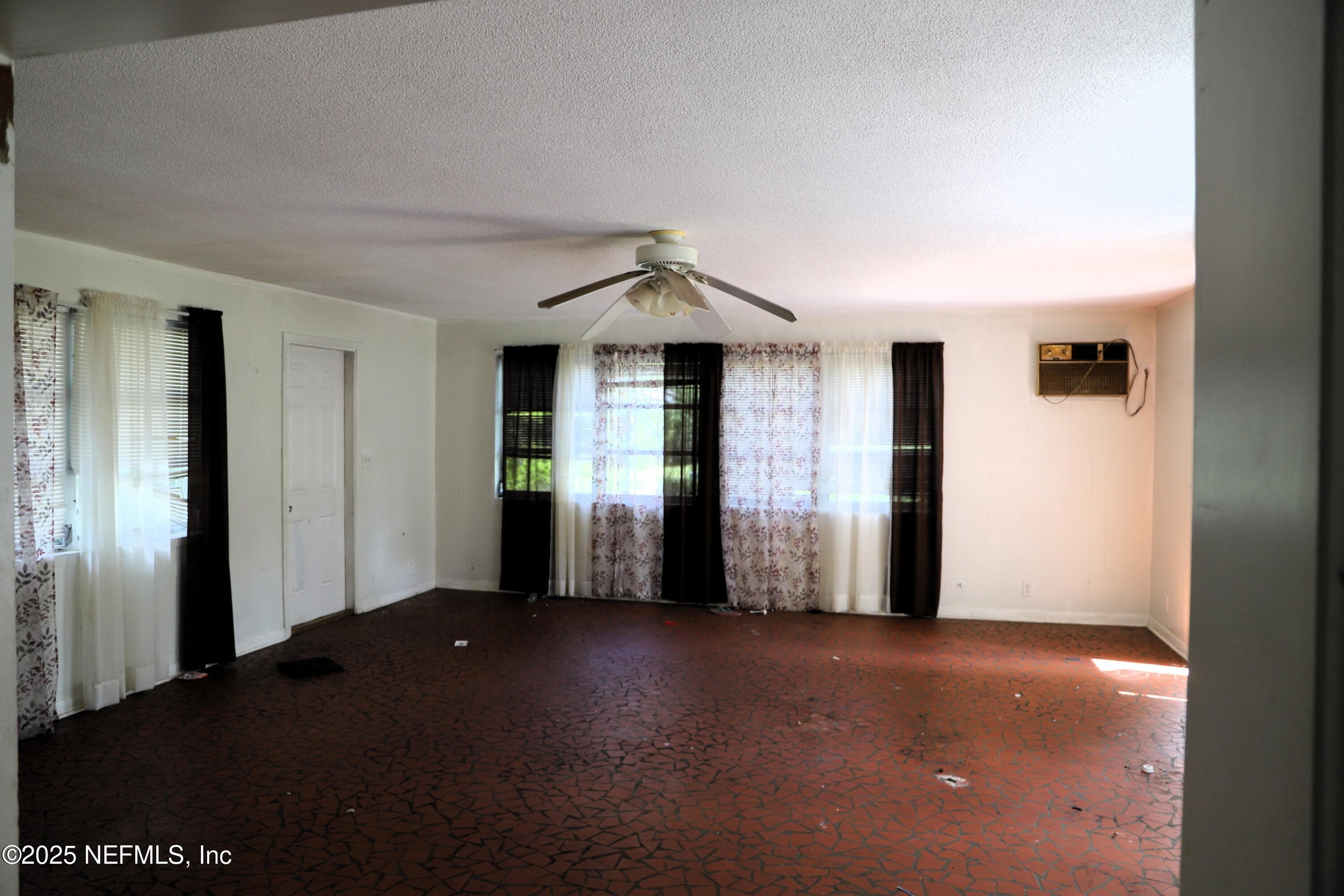 Photo 4 of 21514 SE 69TH Avenue, Hawthorne, FL 32640