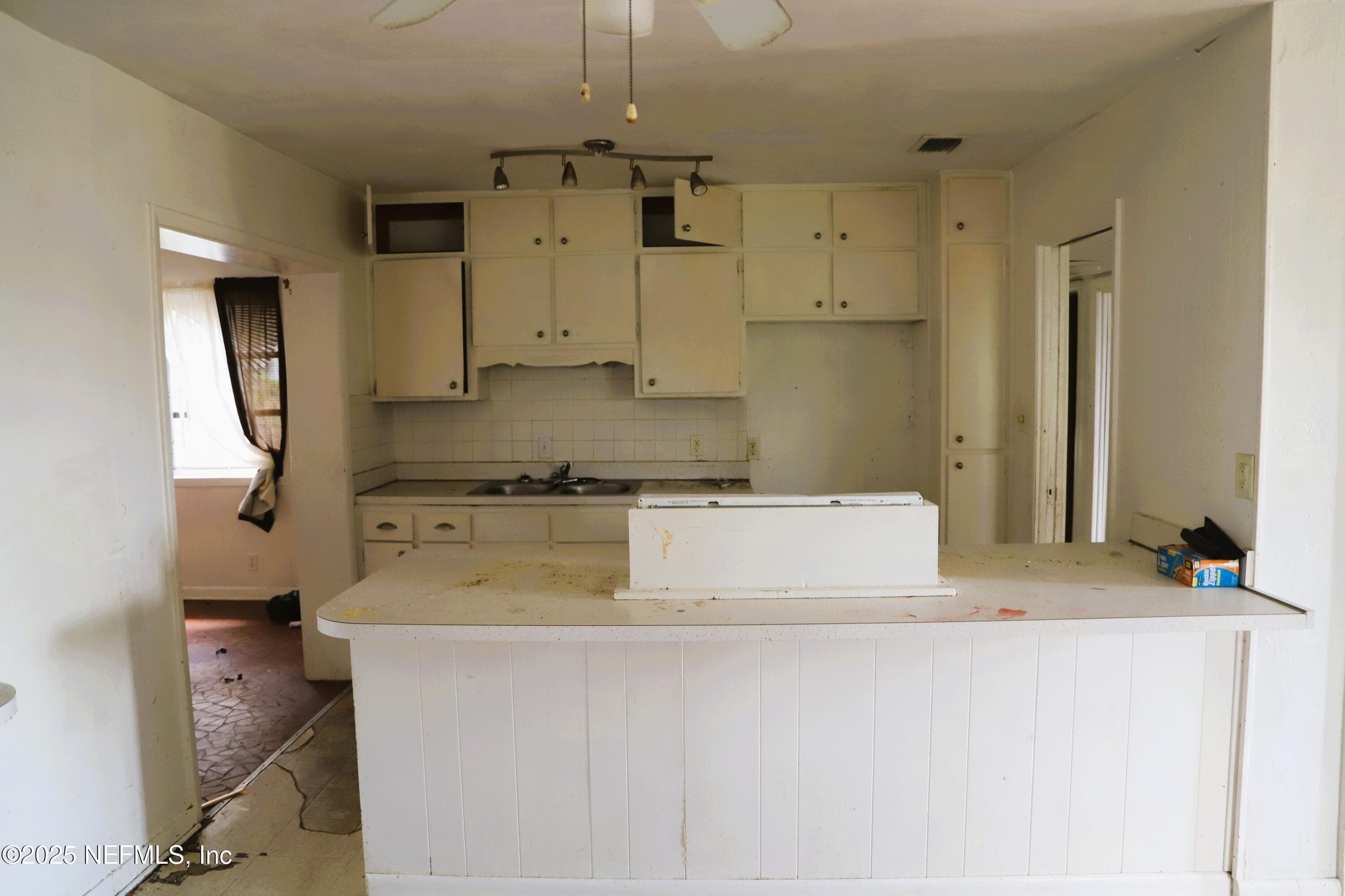 Photo 5 of 21514 SE 69TH Avenue, Hawthorne, FL 32640
