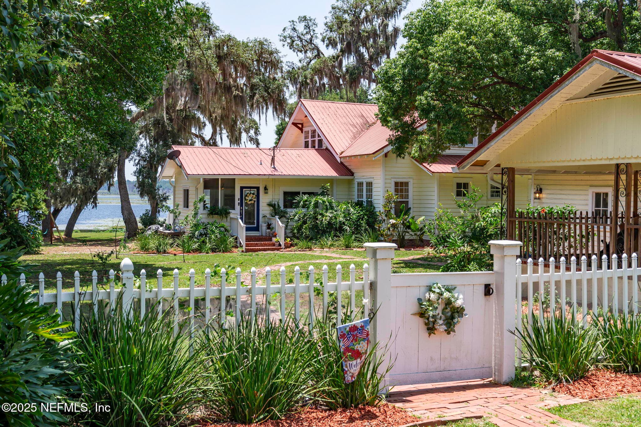 FRONT OF HOME — 561 SE LAKEVIEW Drive, Keystone Heights, FL 32656