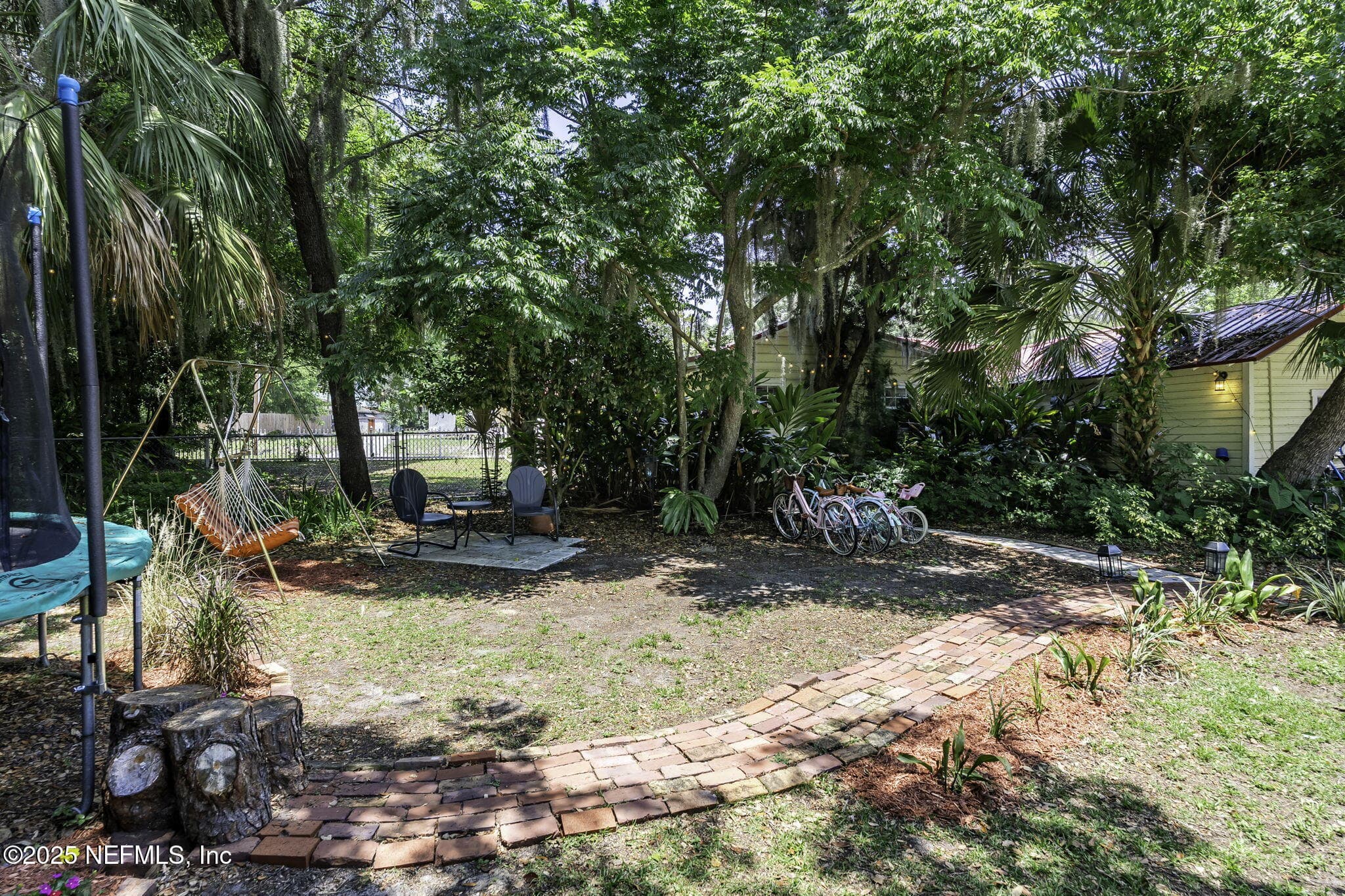 Photo 7 of 561 SE LAKEVIEW Drive, Keystone Heights, FL 32656