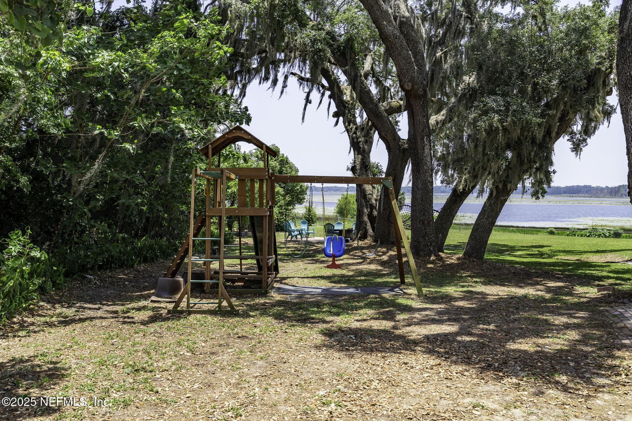 Photo 10 of 561 SE LAKEVIEW Drive, Keystone Heights, FL 32656