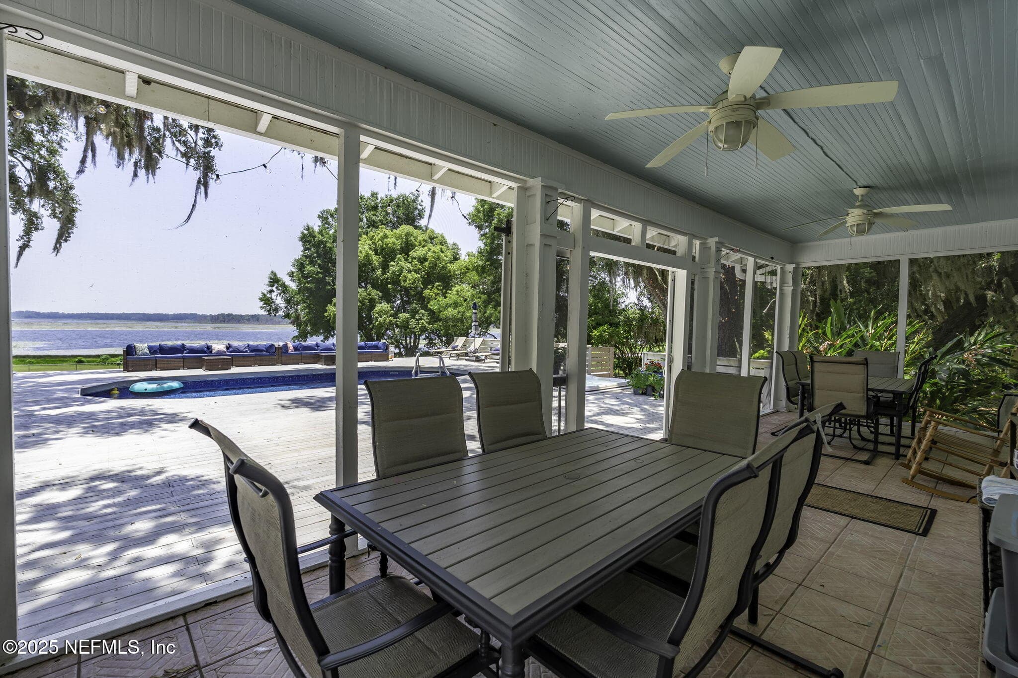 Photo 12 of 561 SE LAKEVIEW Drive, Keystone Heights, FL 32656