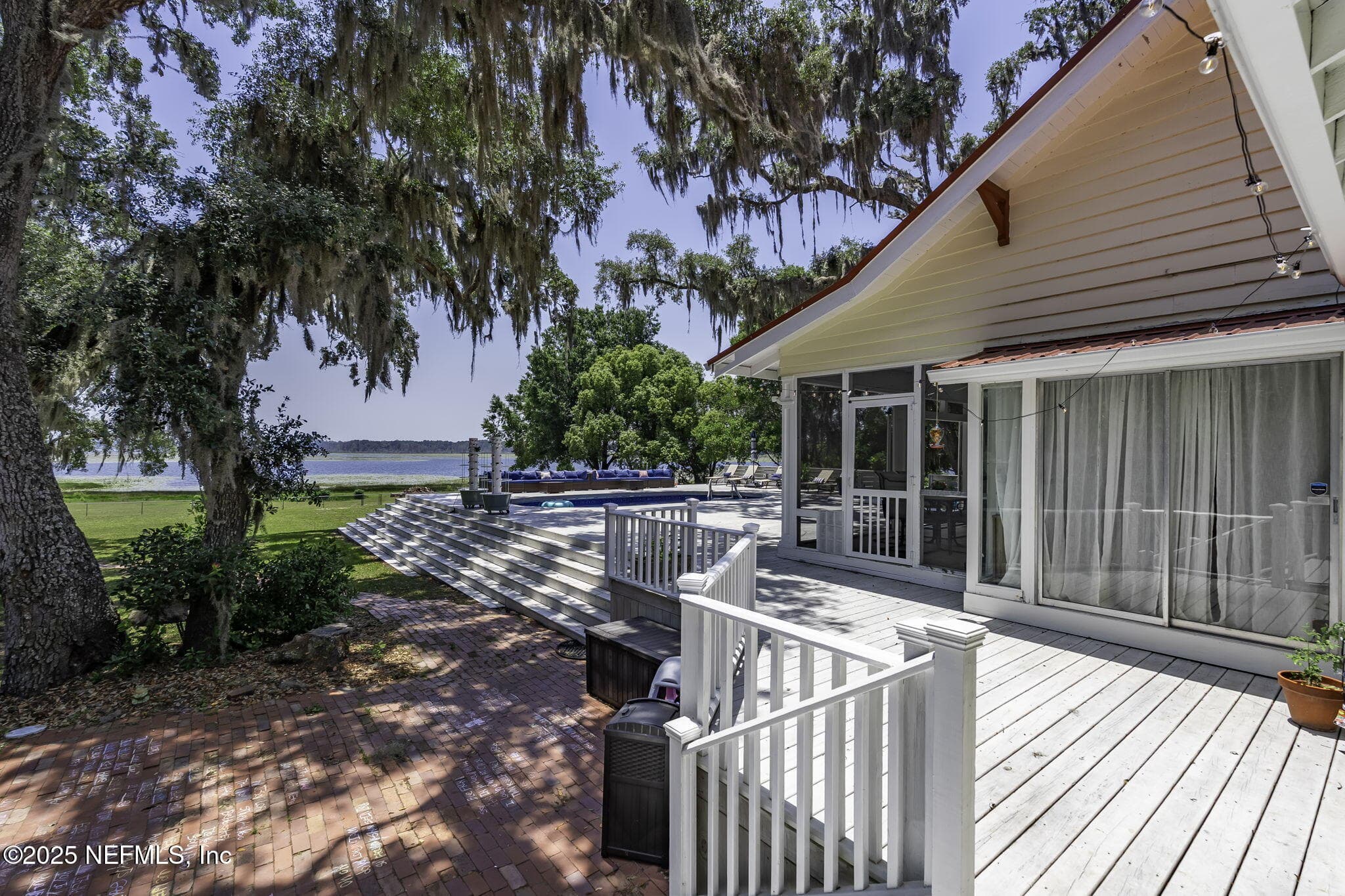 Photo 13 of 561 SE LAKEVIEW Drive, Keystone Heights, FL 32656