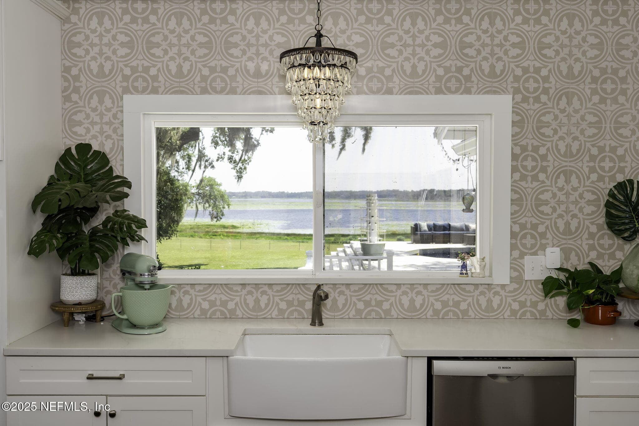 Photo 17 of 561 SE LAKEVIEW Drive, Keystone Heights, FL 32656