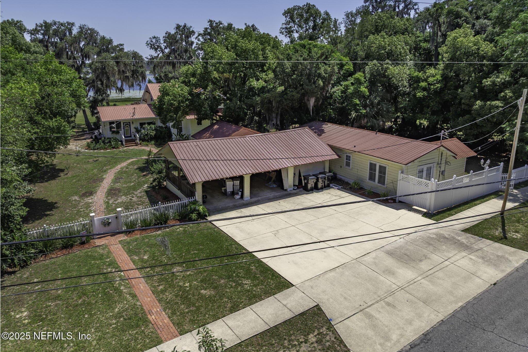 Photo 36 of 561 SE LAKEVIEW Drive, Keystone Heights, FL 32656