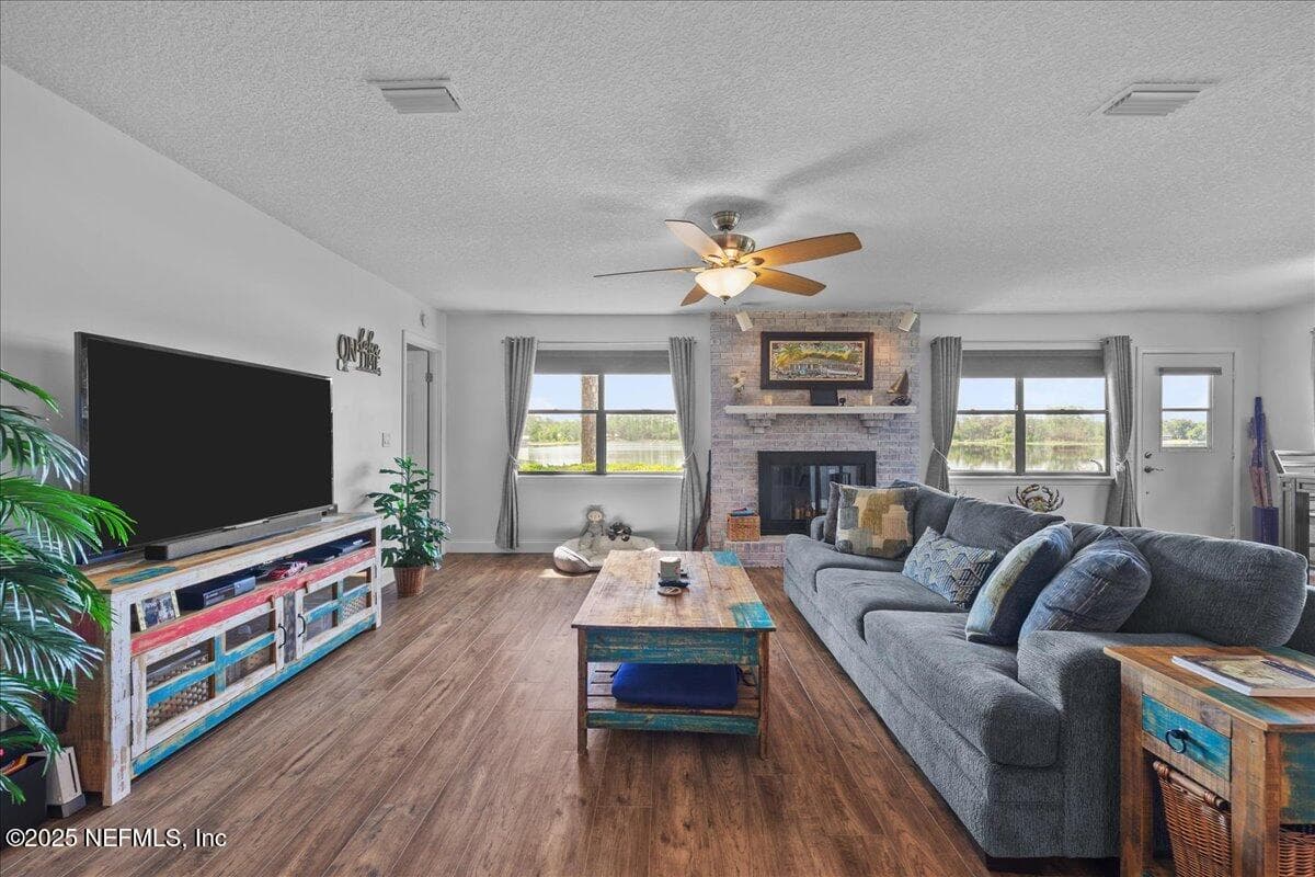 Photo 3 of 106 CARTER-WHITTAKER Lane, Pomona Park, FL 32181