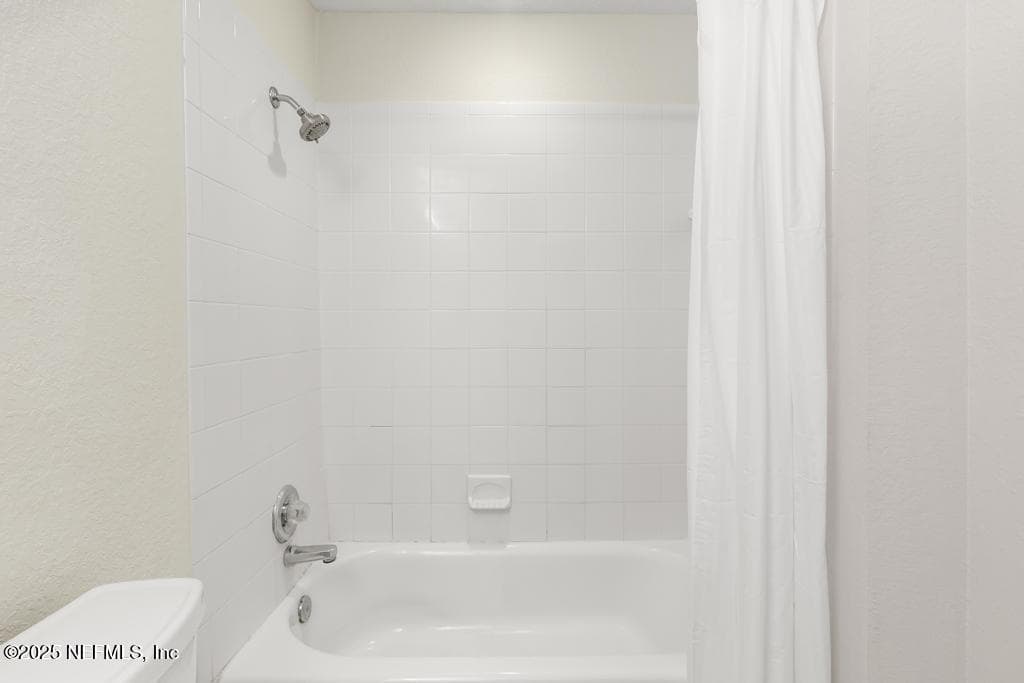 Photo 32 of 66 W 14TH Street, Atlantic Beach, FL 32233