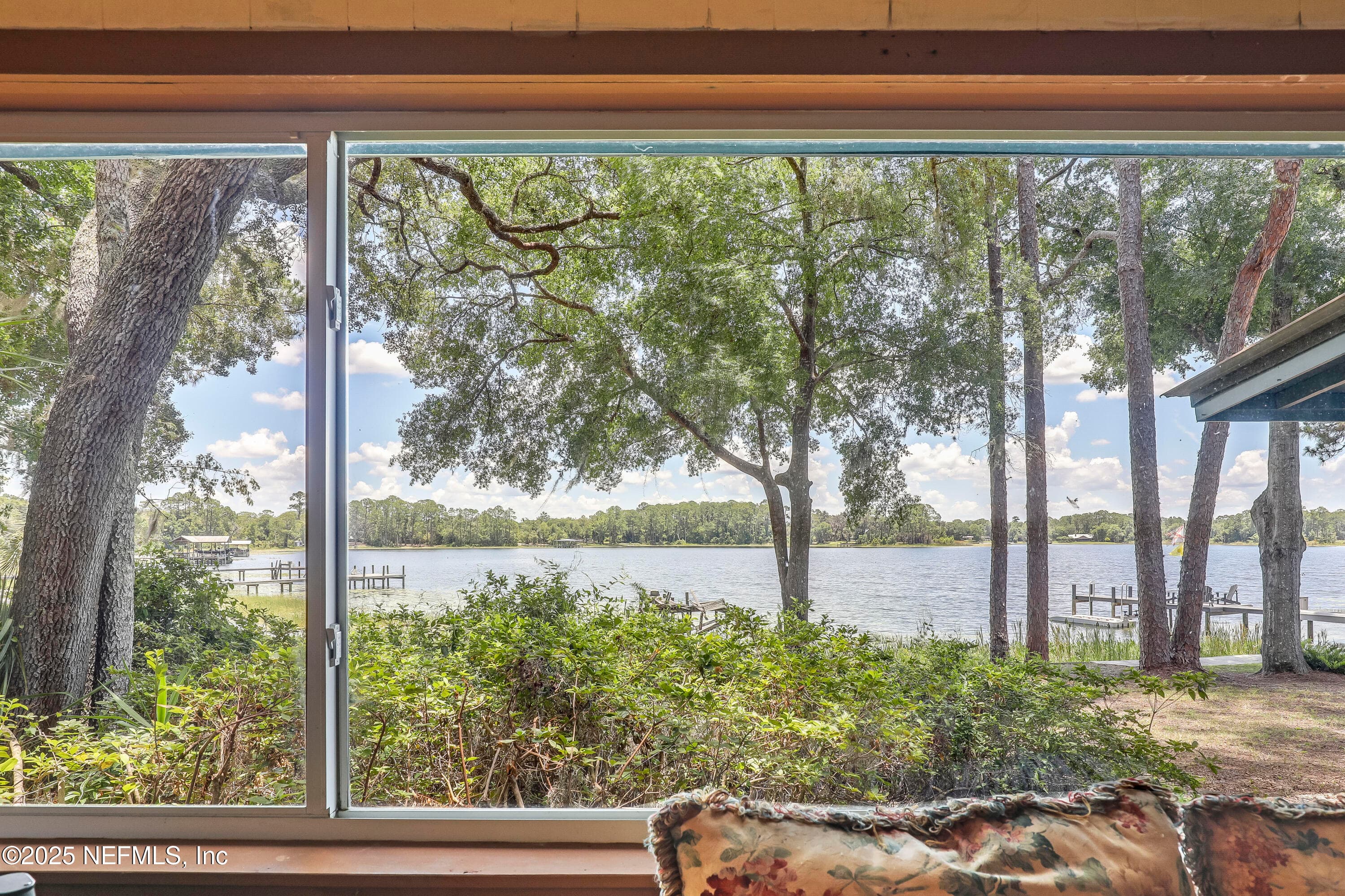 Lake house get a way ! ! — 104 CARTER-WHITTAKER Lane, Pomona Park, FL 32181