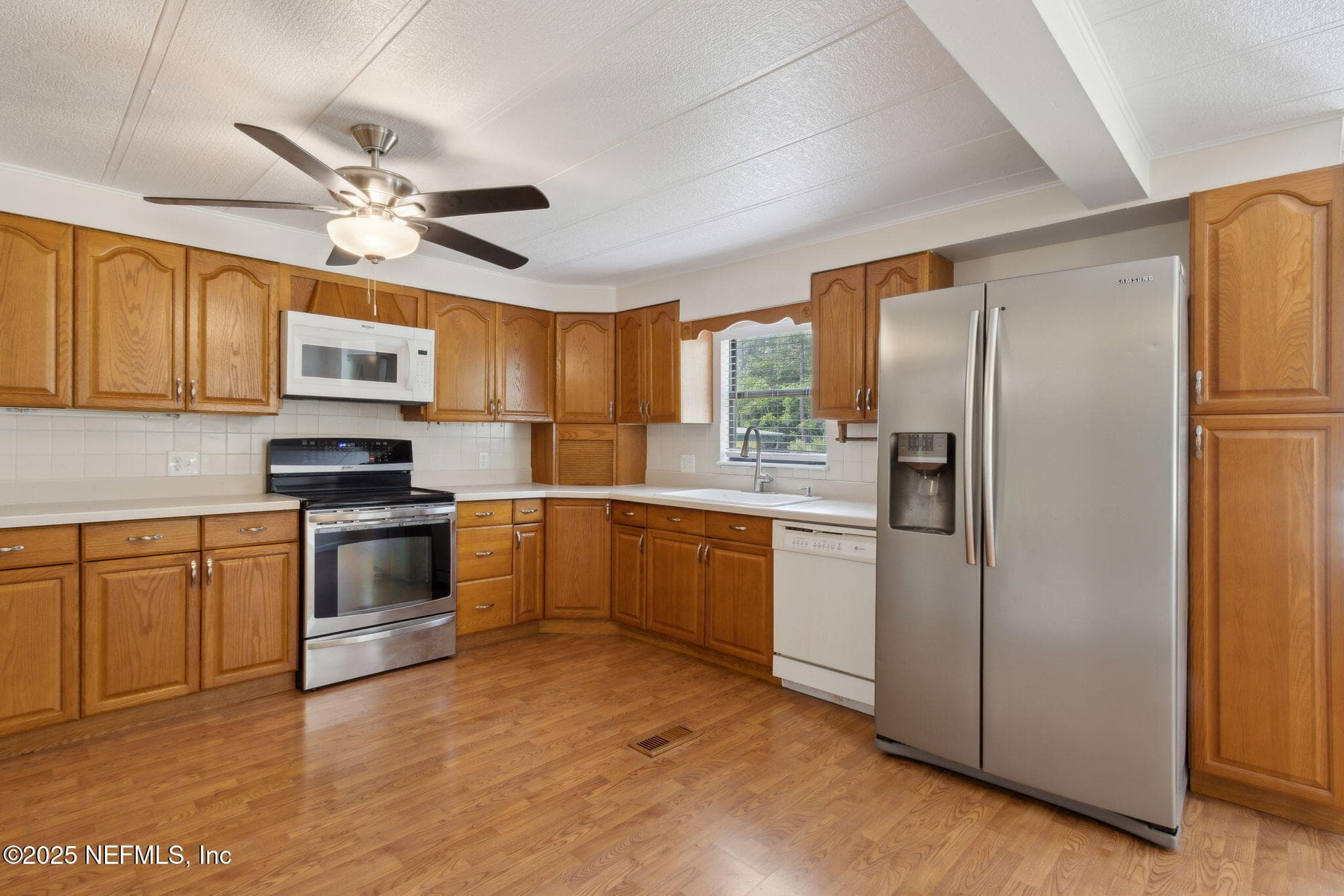 main home kitchen — 2889 SANTA FE Trail, Hilliard, FL 32046