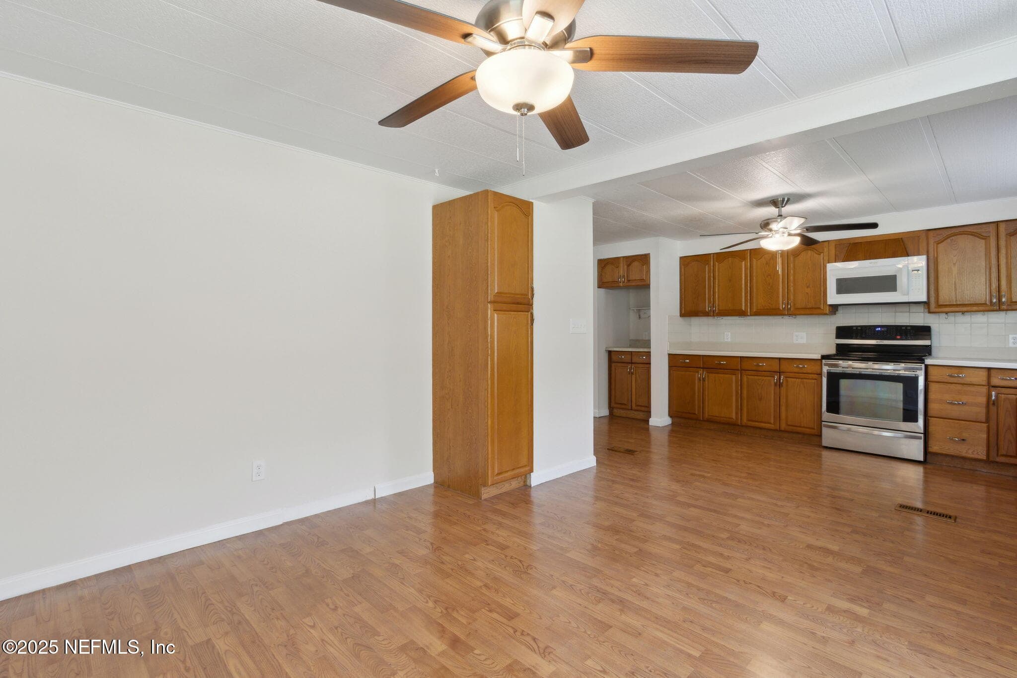 main home kitchen — 2889 SANTA FE Trail, Hilliard, FL 32046