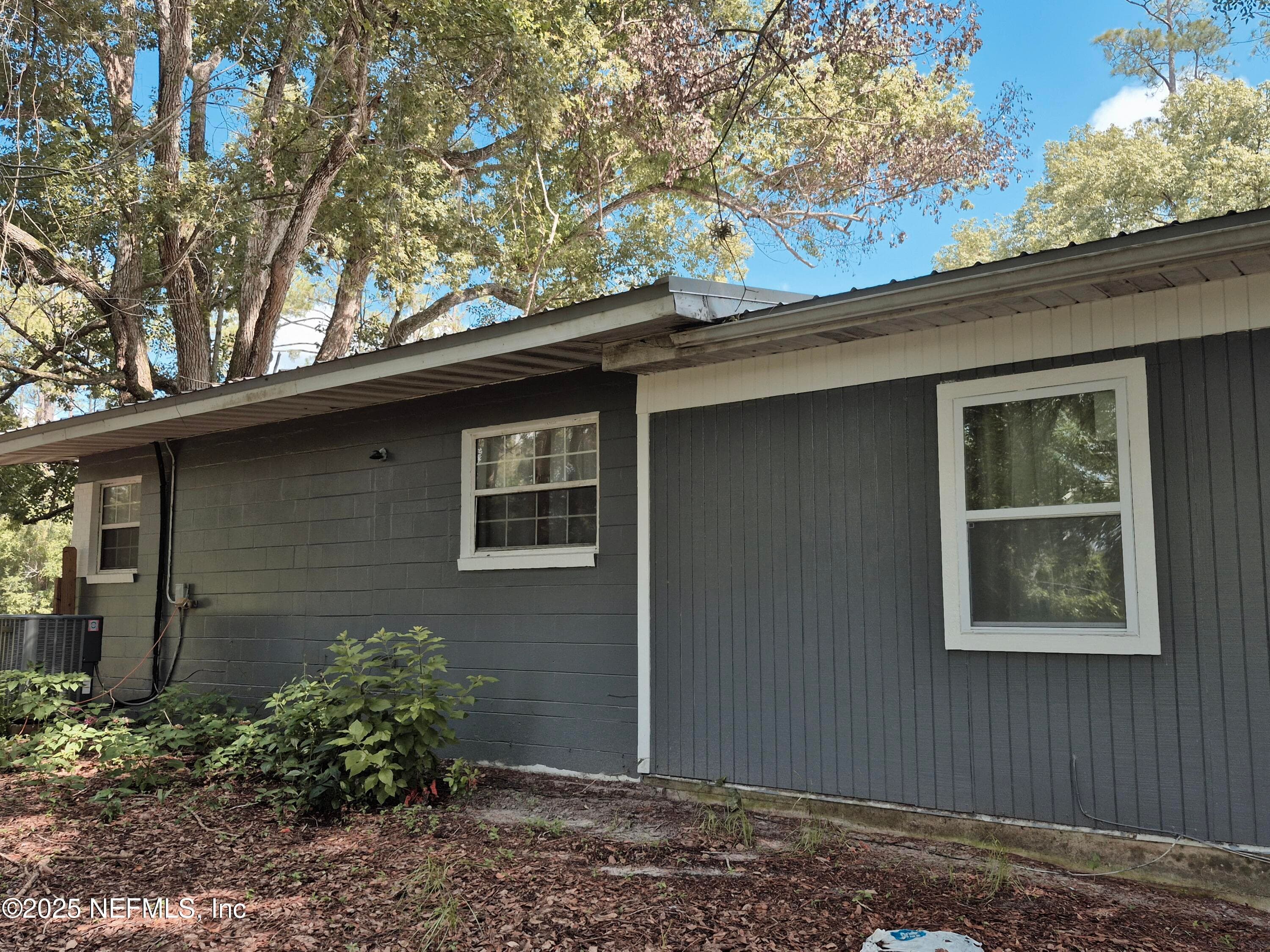 Photo 5 of 282 BYRD Road, Crescent City, FL 32112