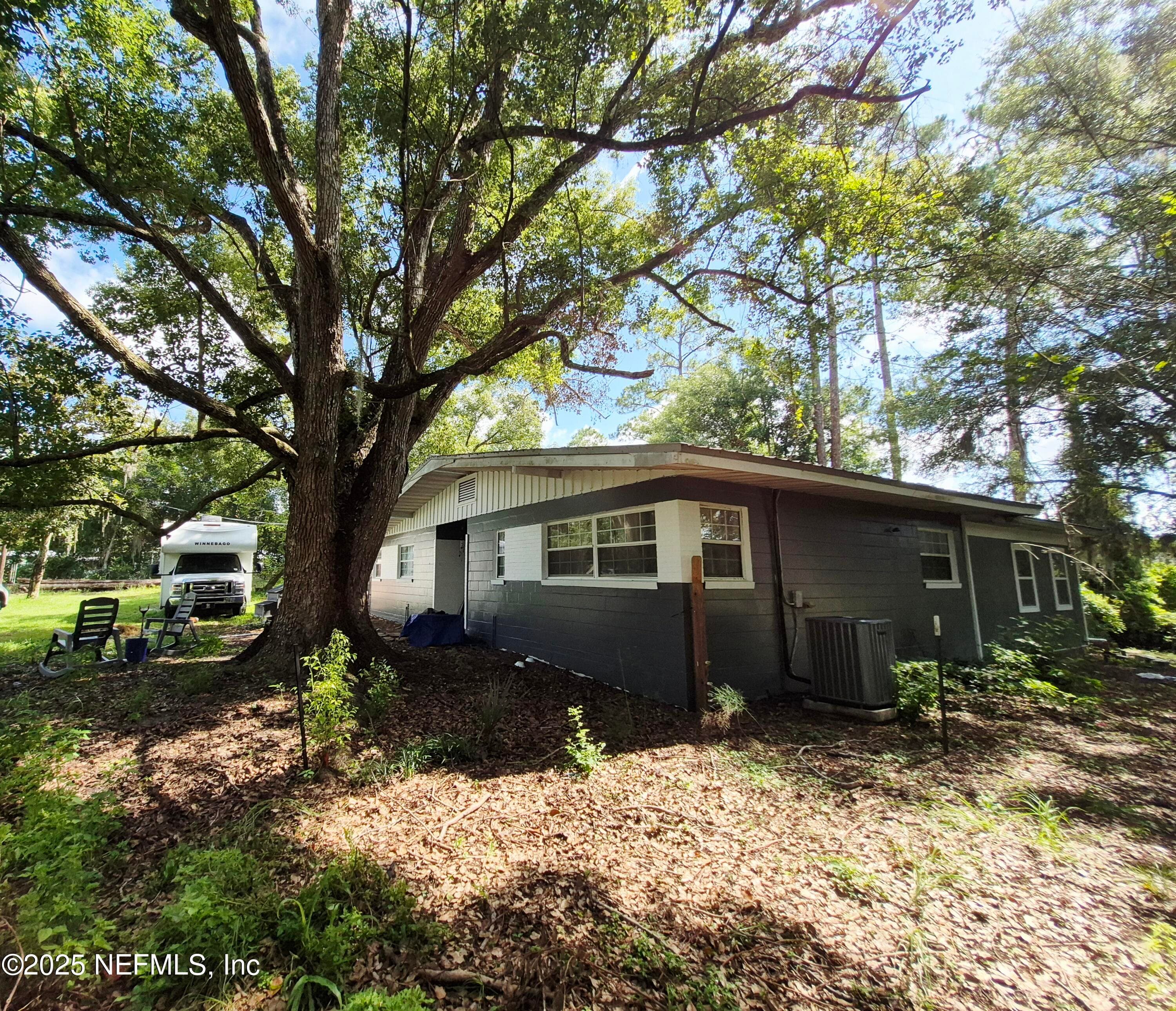 Photo 7 of 282 BYRD Road, Crescent City, FL 32112