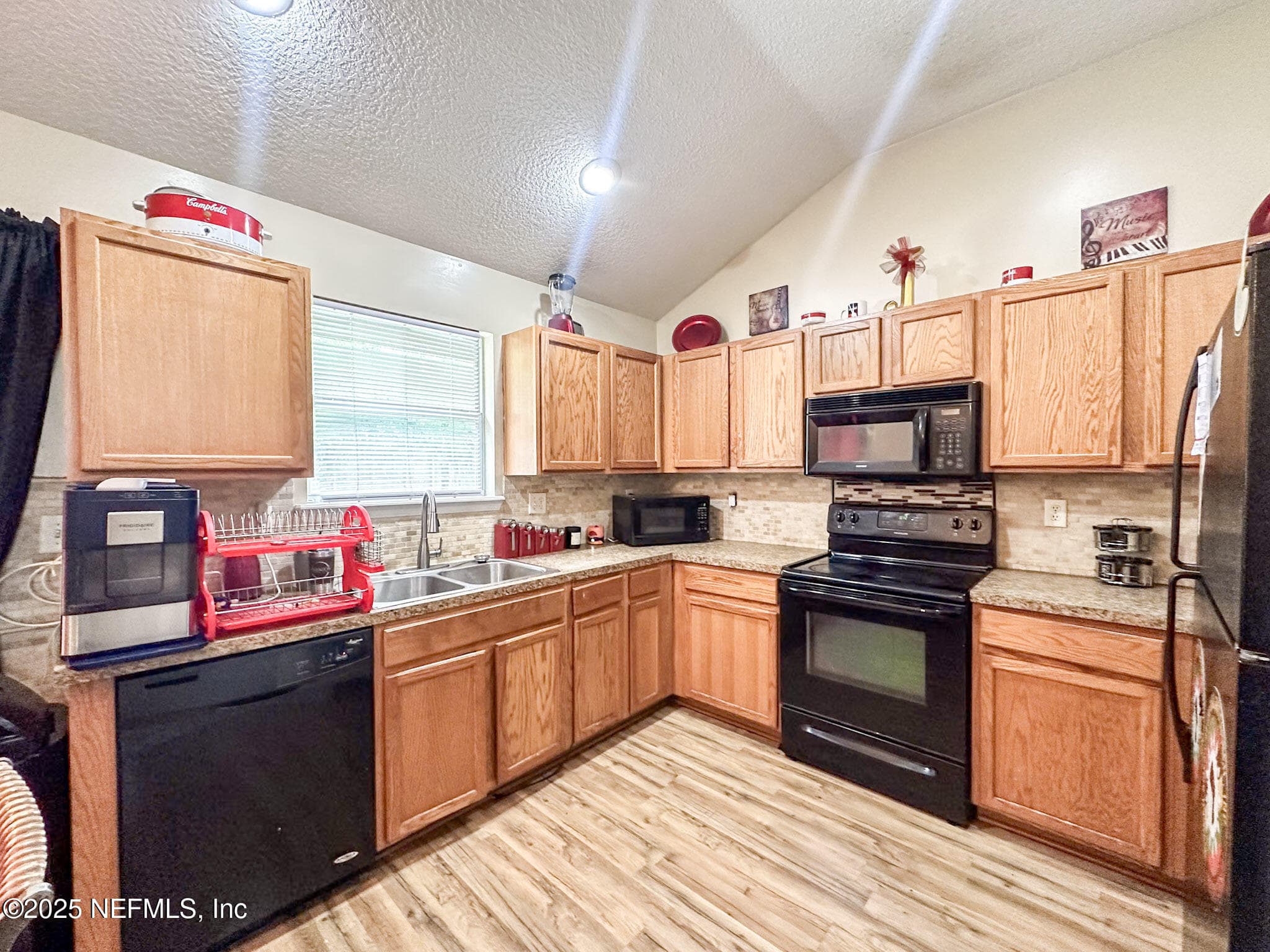 Photo 11 of 242 MANGO Drive, Palatka, FL 32177