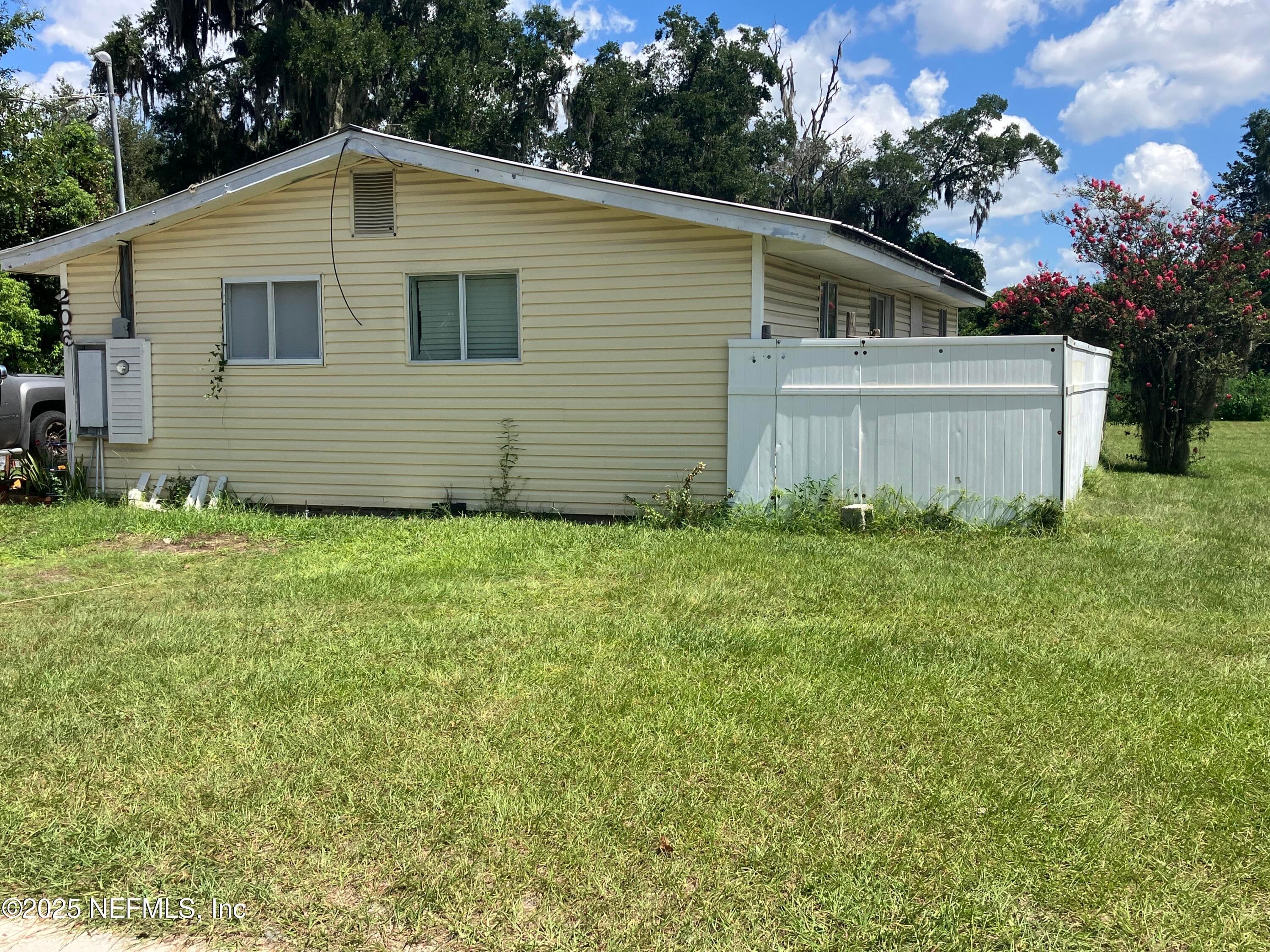 Photo 6 of 206 S OAKRIDGE Avenue, Green Cove Springs, FL 32043