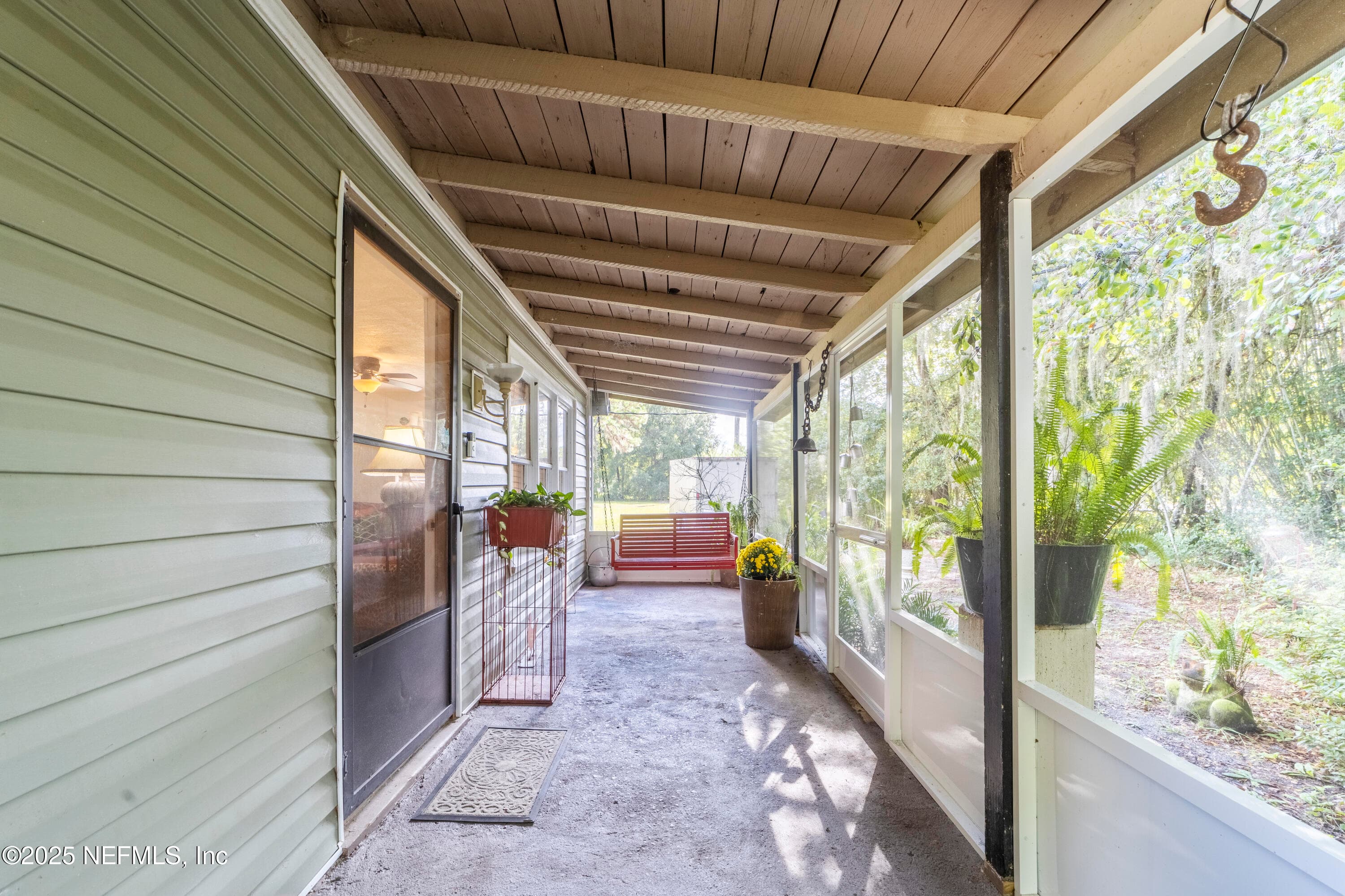 Photo 34 of 942 STATE RD 20, Interlachen, FL 32148