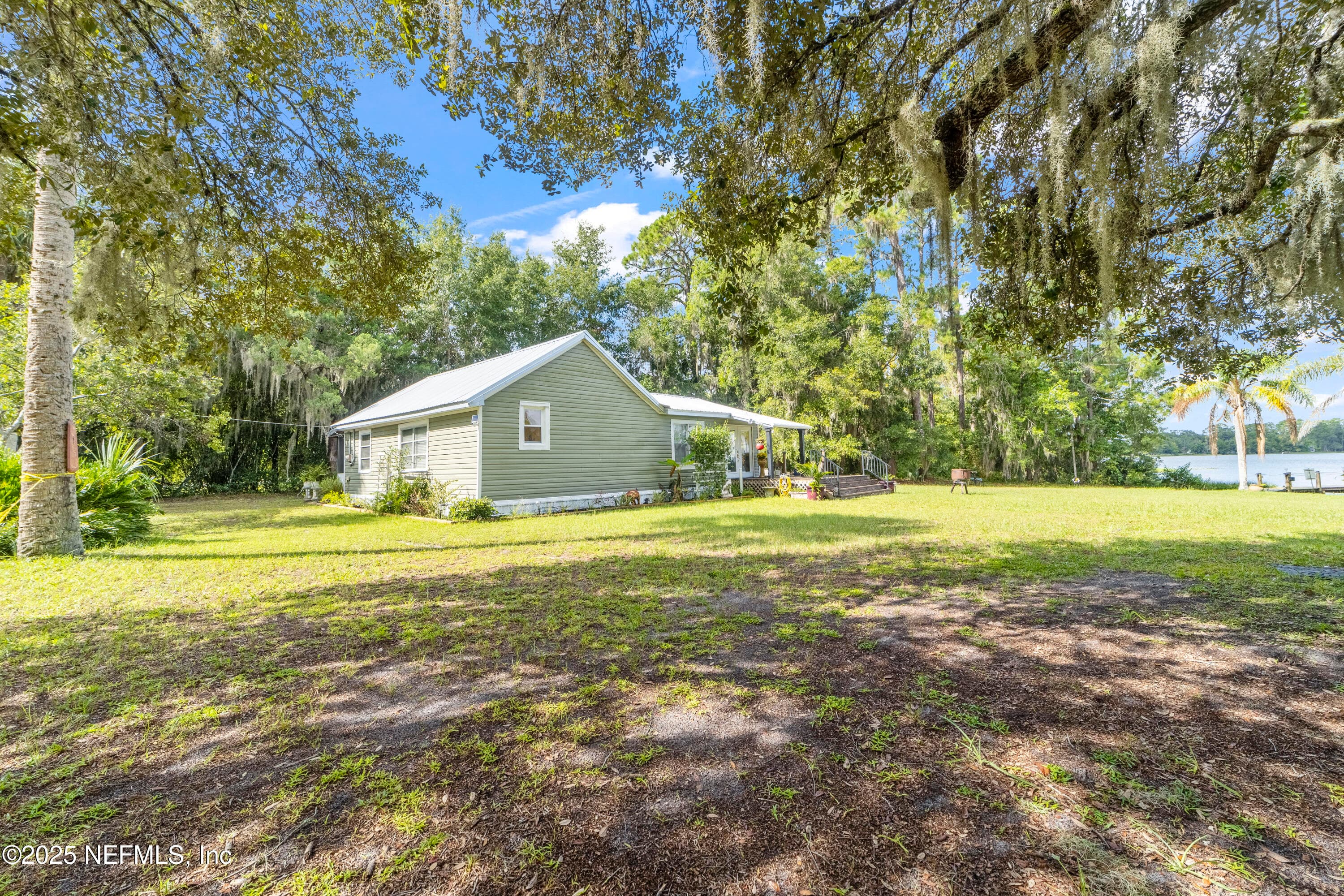 Photo 39 of 942 STATE RD 20, Interlachen, FL 32148