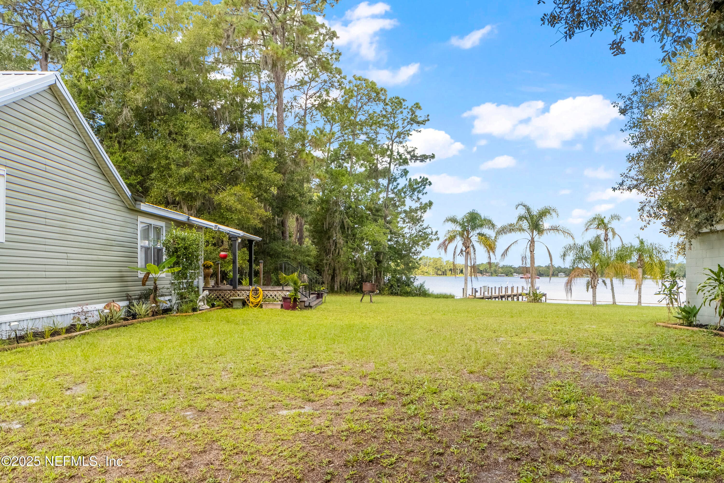 Photo 40 of 942 STATE RD 20, Interlachen, FL 32148