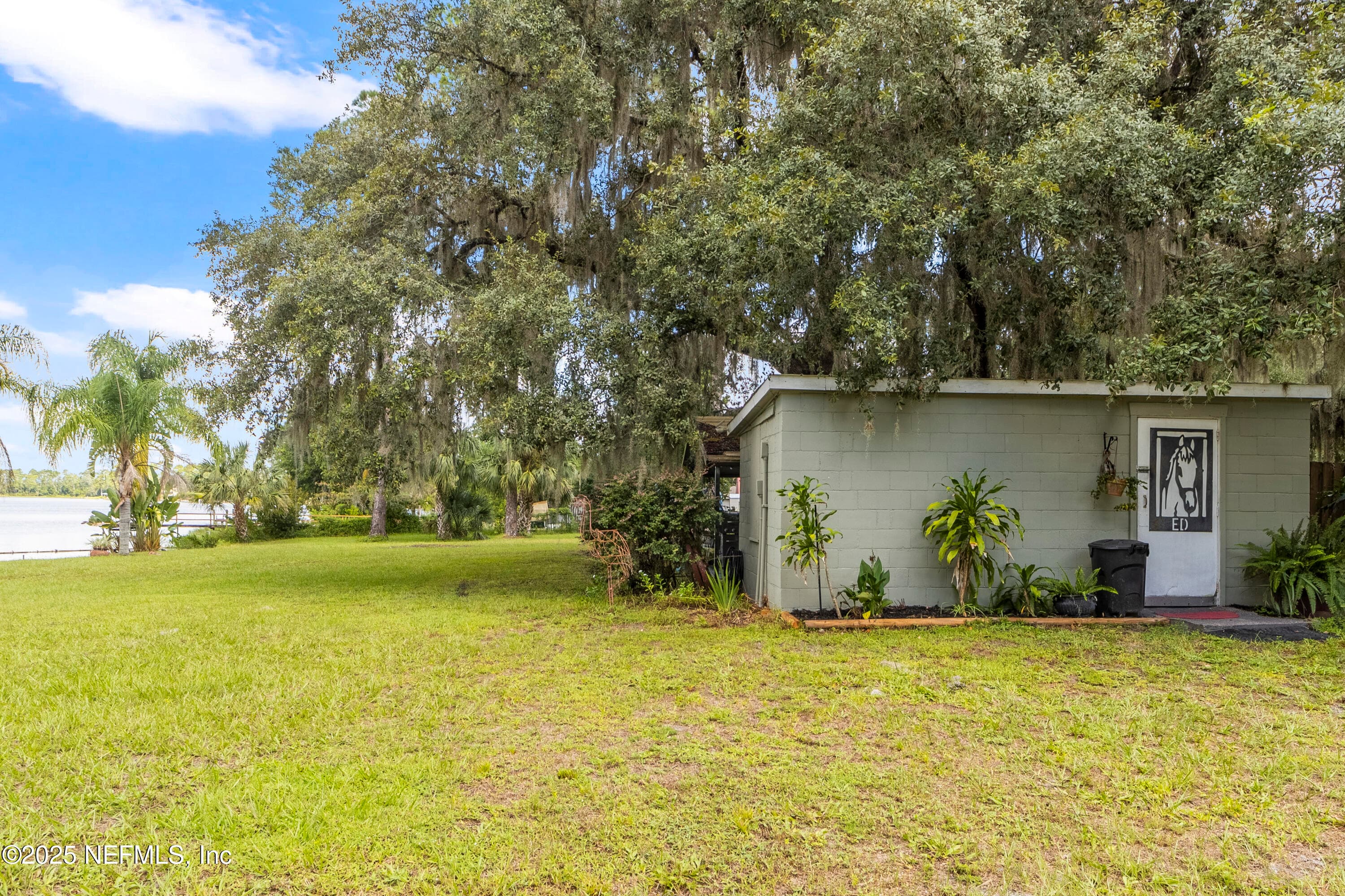 Photo 42 of 942 STATE RD 20, Interlachen, FL 32148