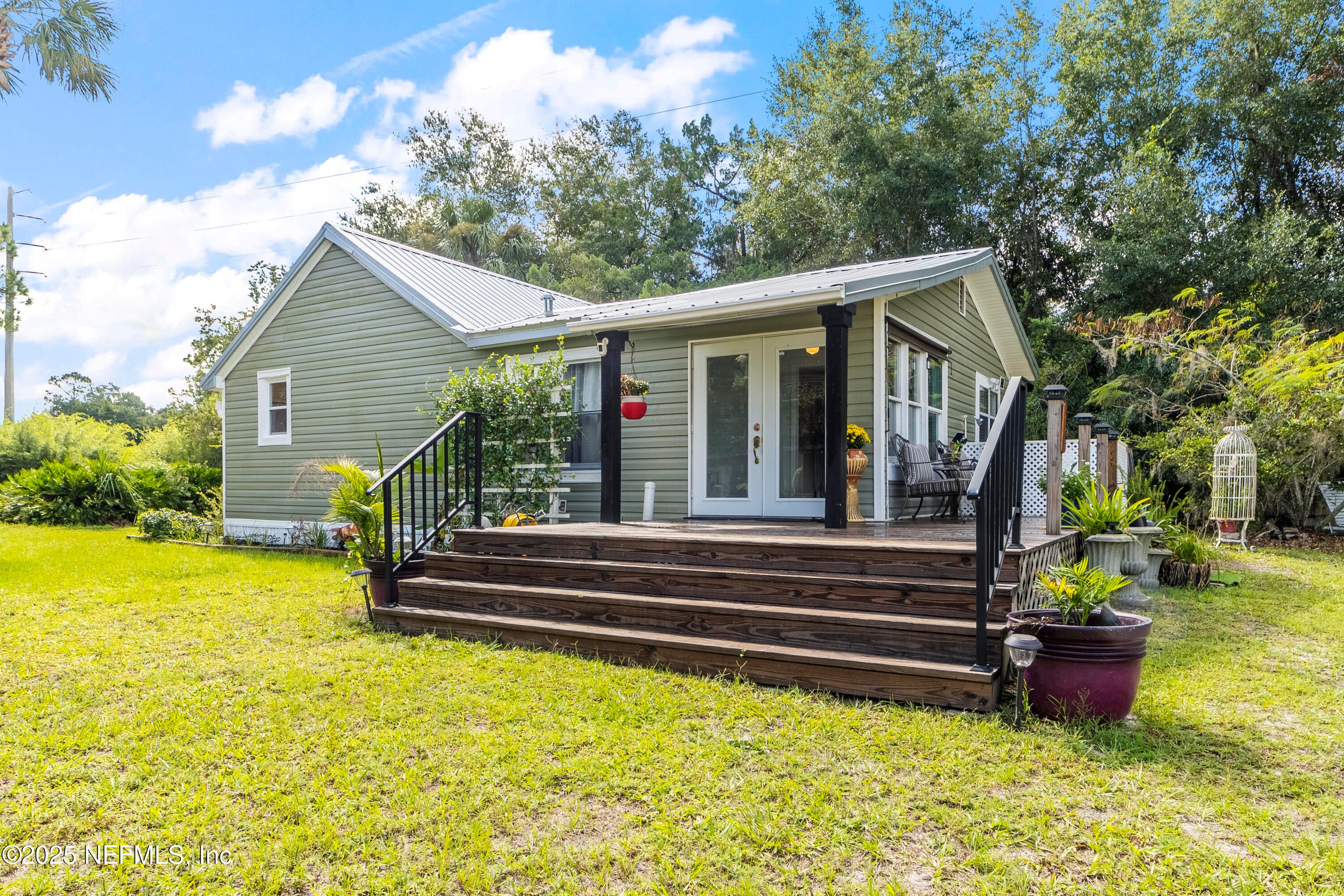 Photo 3 of 942 STATE RD 20, Interlachen, FL 32148