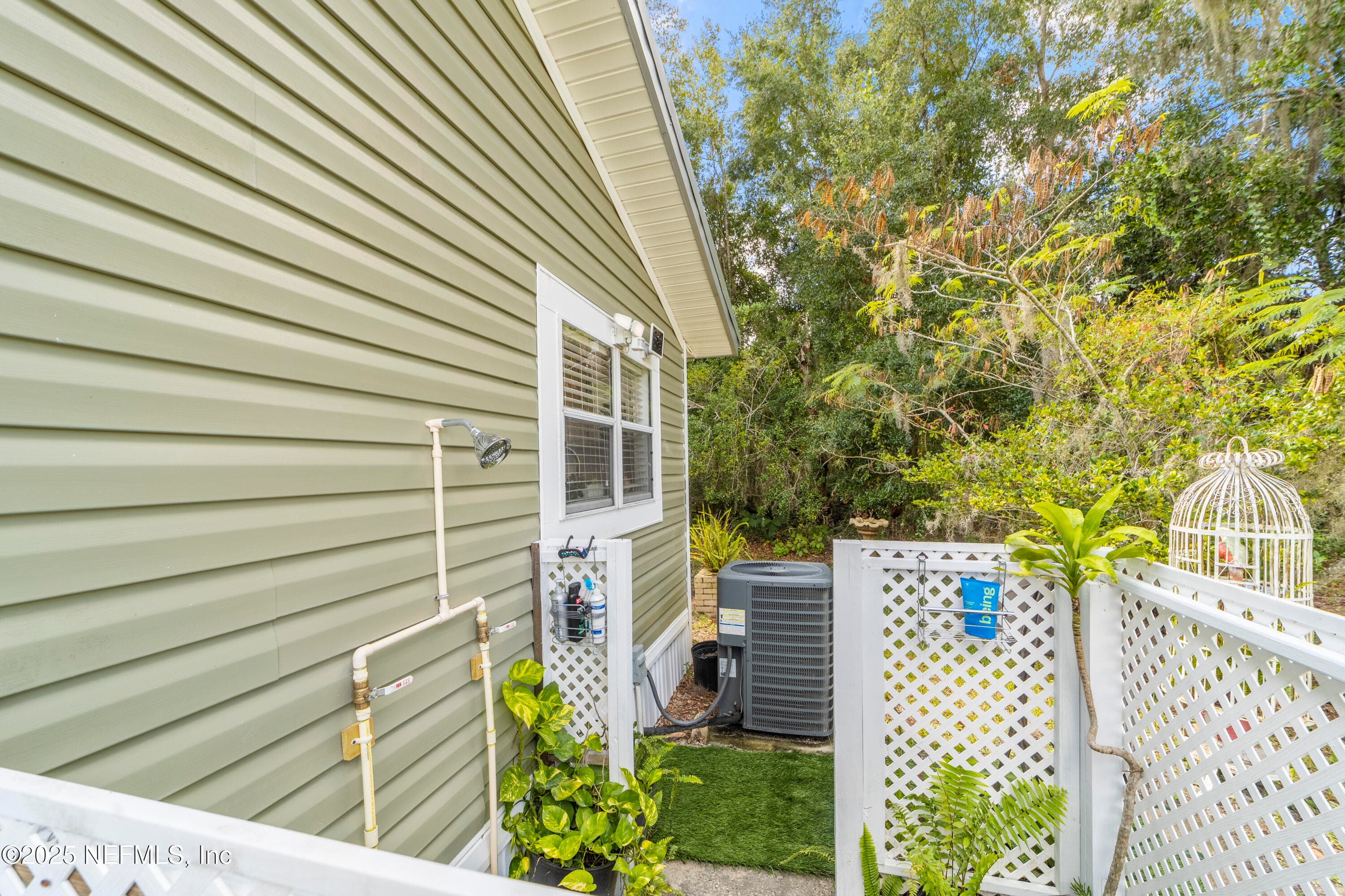 Photo 47 of 942 STATE RD 20, Interlachen, FL 32148