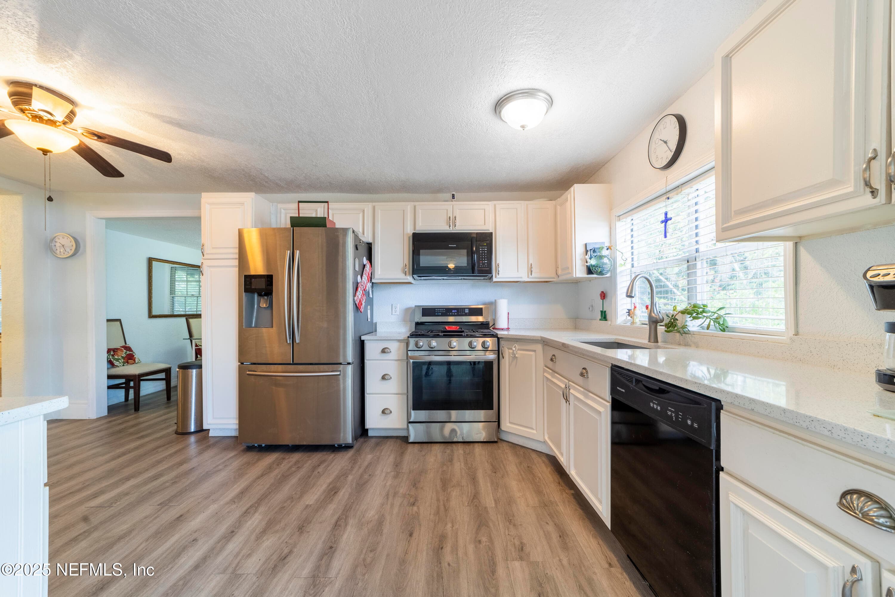Photo 11 of 942 STATE RD 20, Interlachen, FL 32148