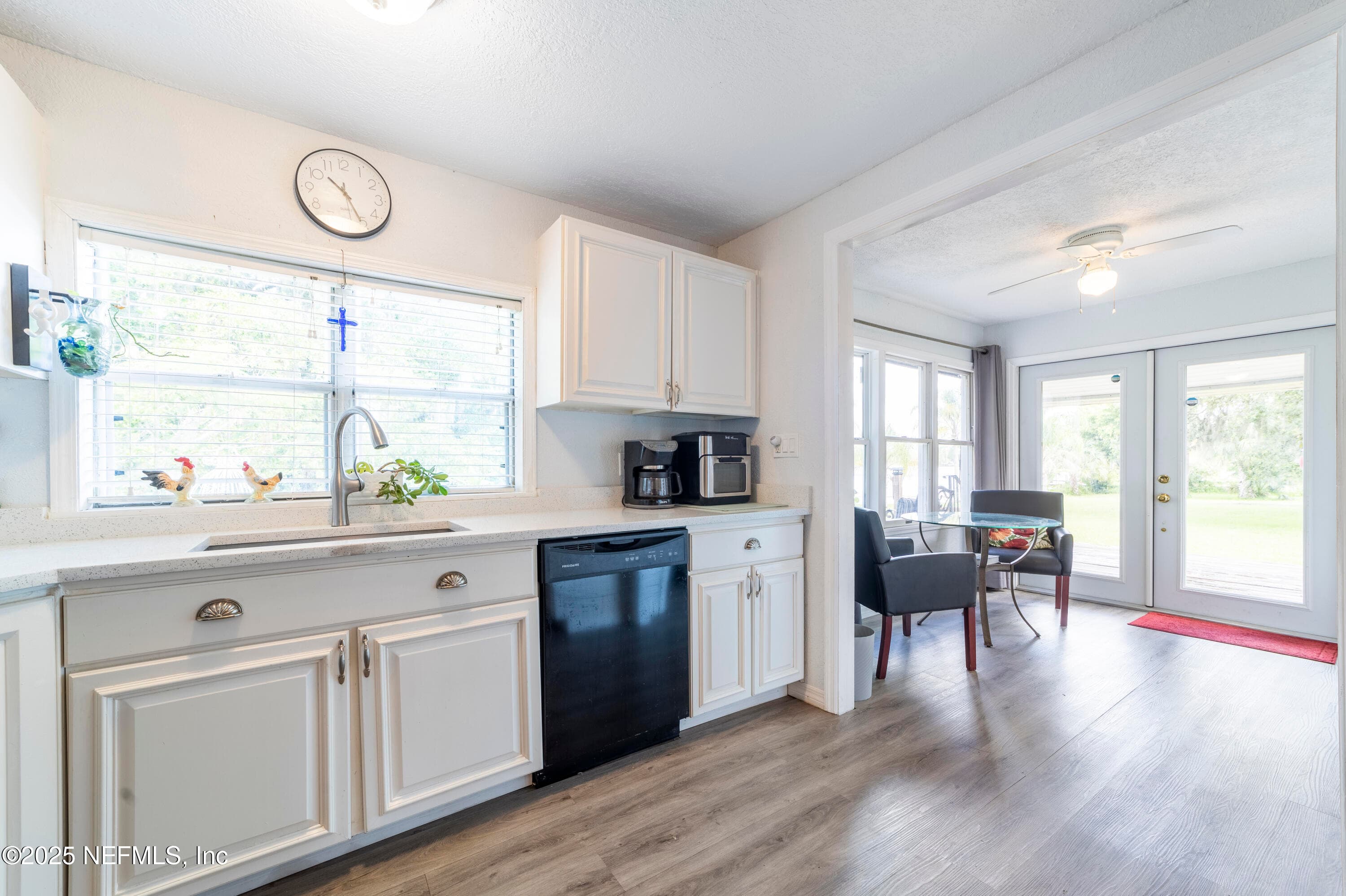 Photo 13 of 942 STATE RD 20, Interlachen, FL 32148