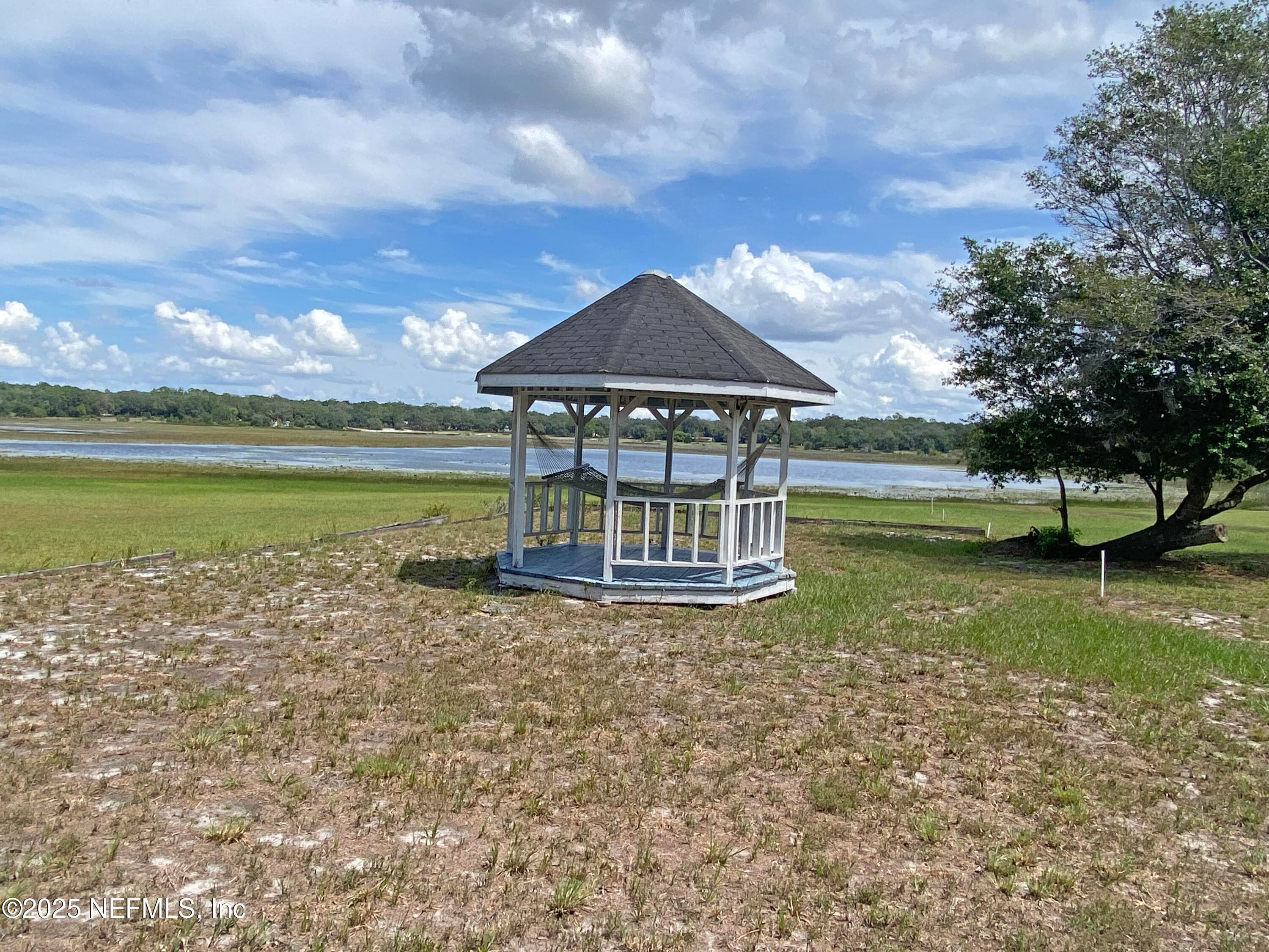 Photo 27 of 148 SWAN LAKE Drive, Melrose, FL 32666