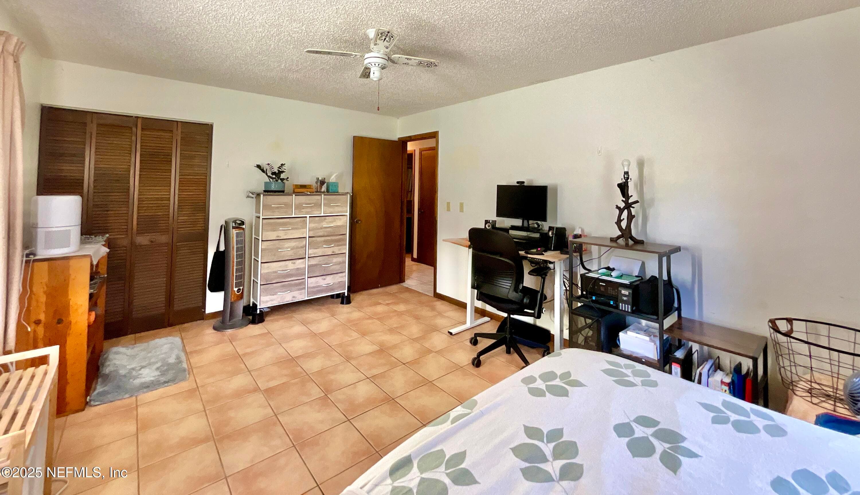 Photo 18 of 137 OAK Circle, Interlachen, FL 32148
