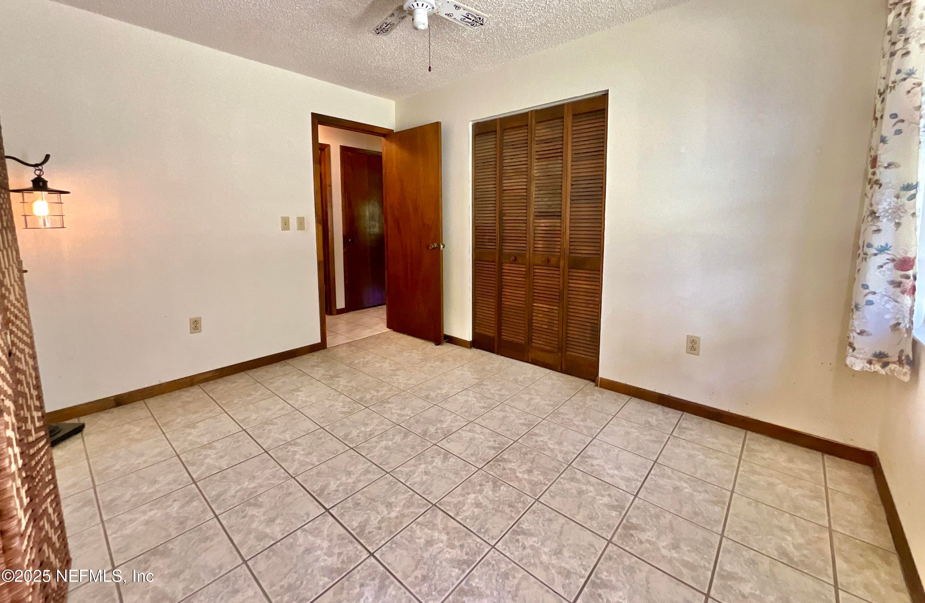 Photo 21 of 137 OAK Circle, Interlachen, FL 32148