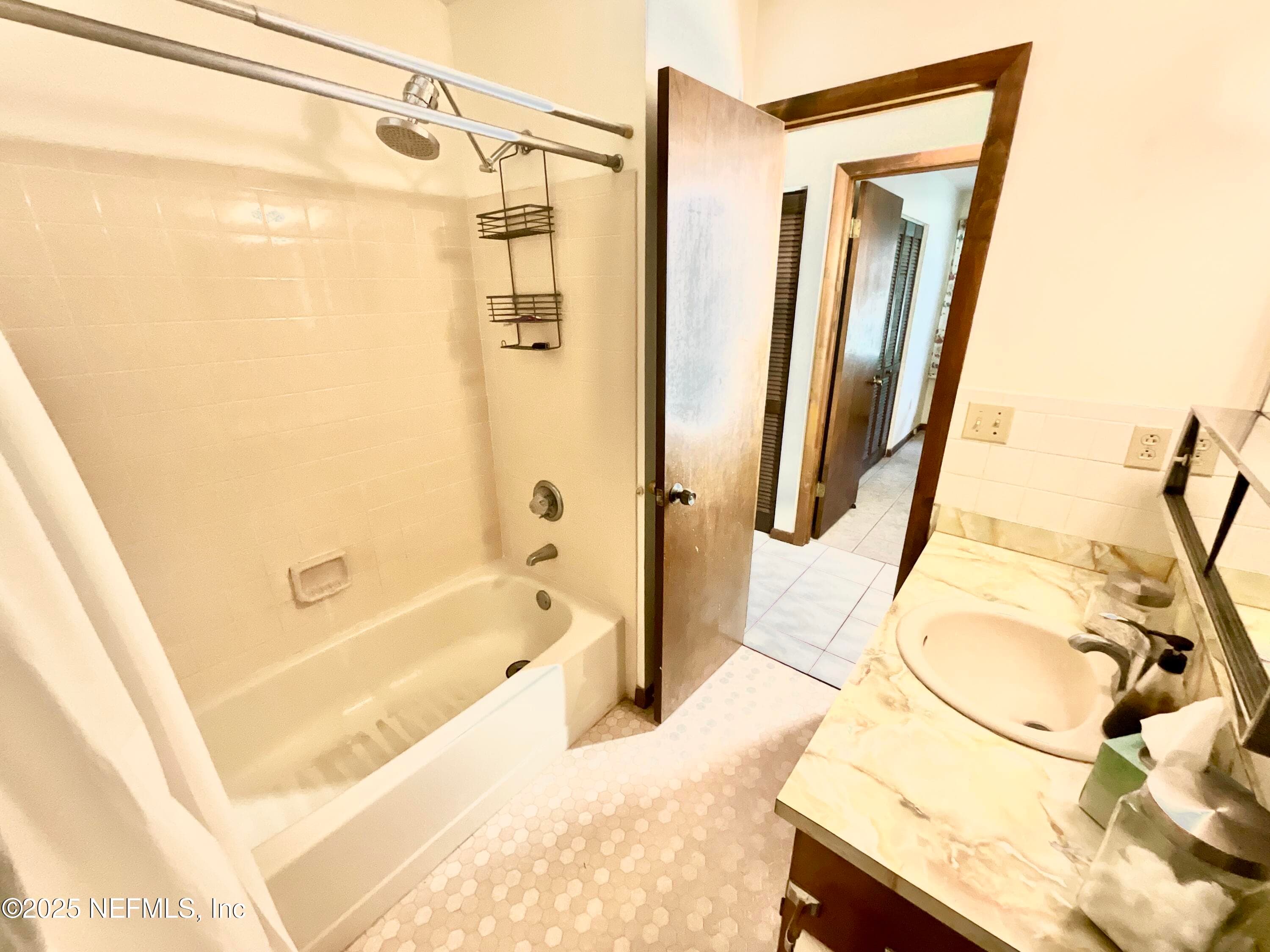 Photo 23 of 137 OAK Circle, Interlachen, FL 32148