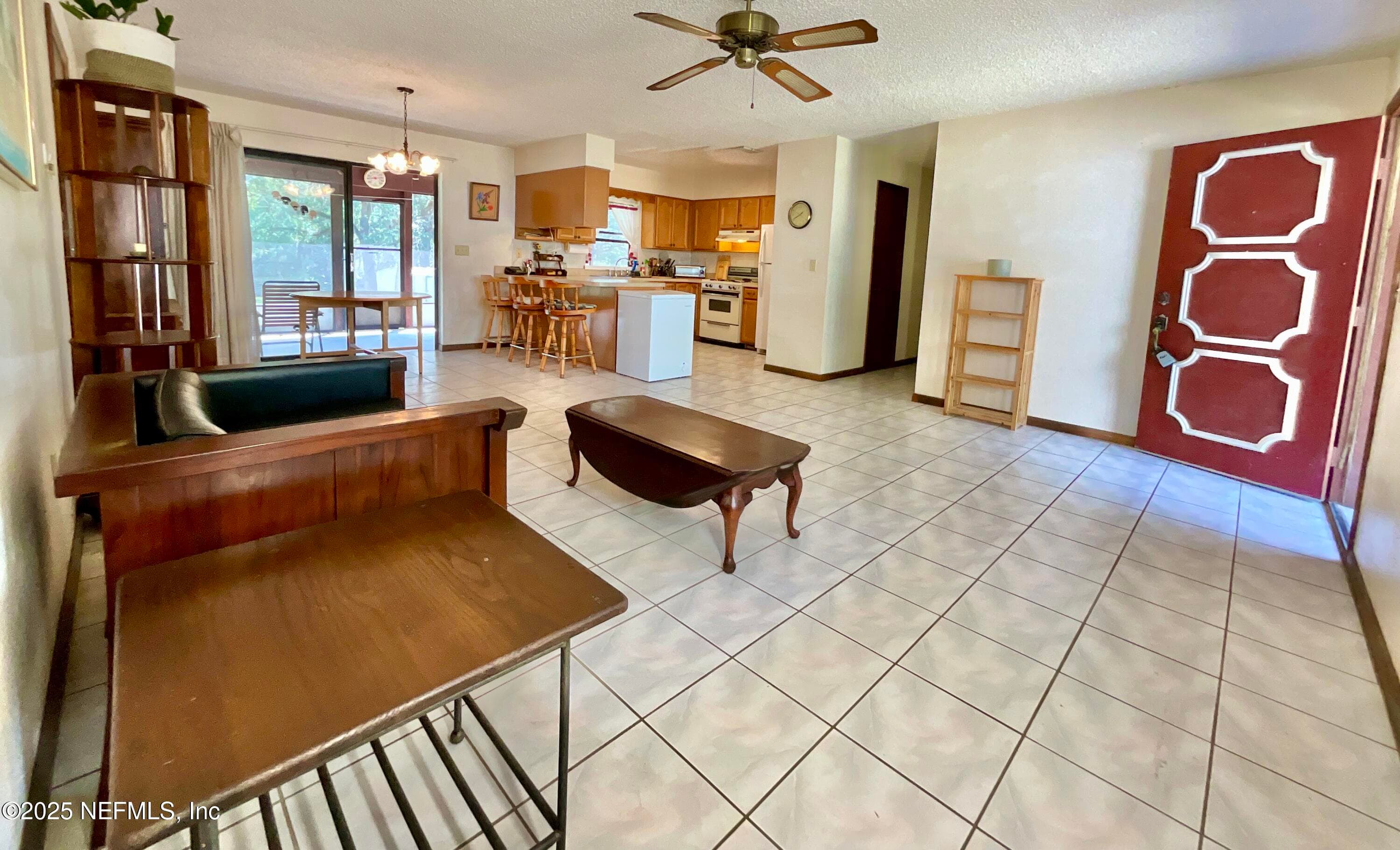 Photo 6 of 137 OAK Circle, Interlachen, FL 32148