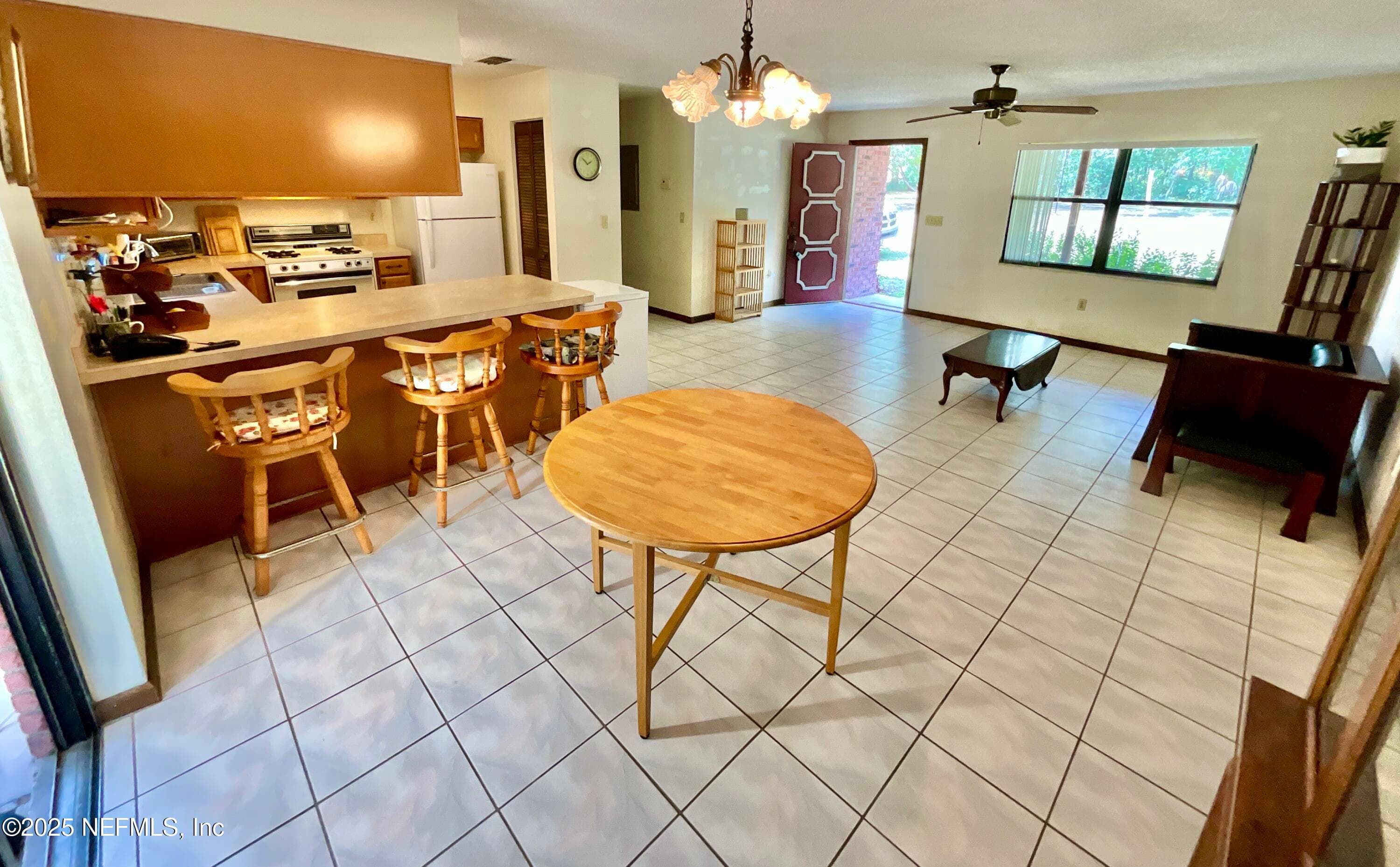 Photo 7 of 137 OAK Circle, Interlachen, FL 32148