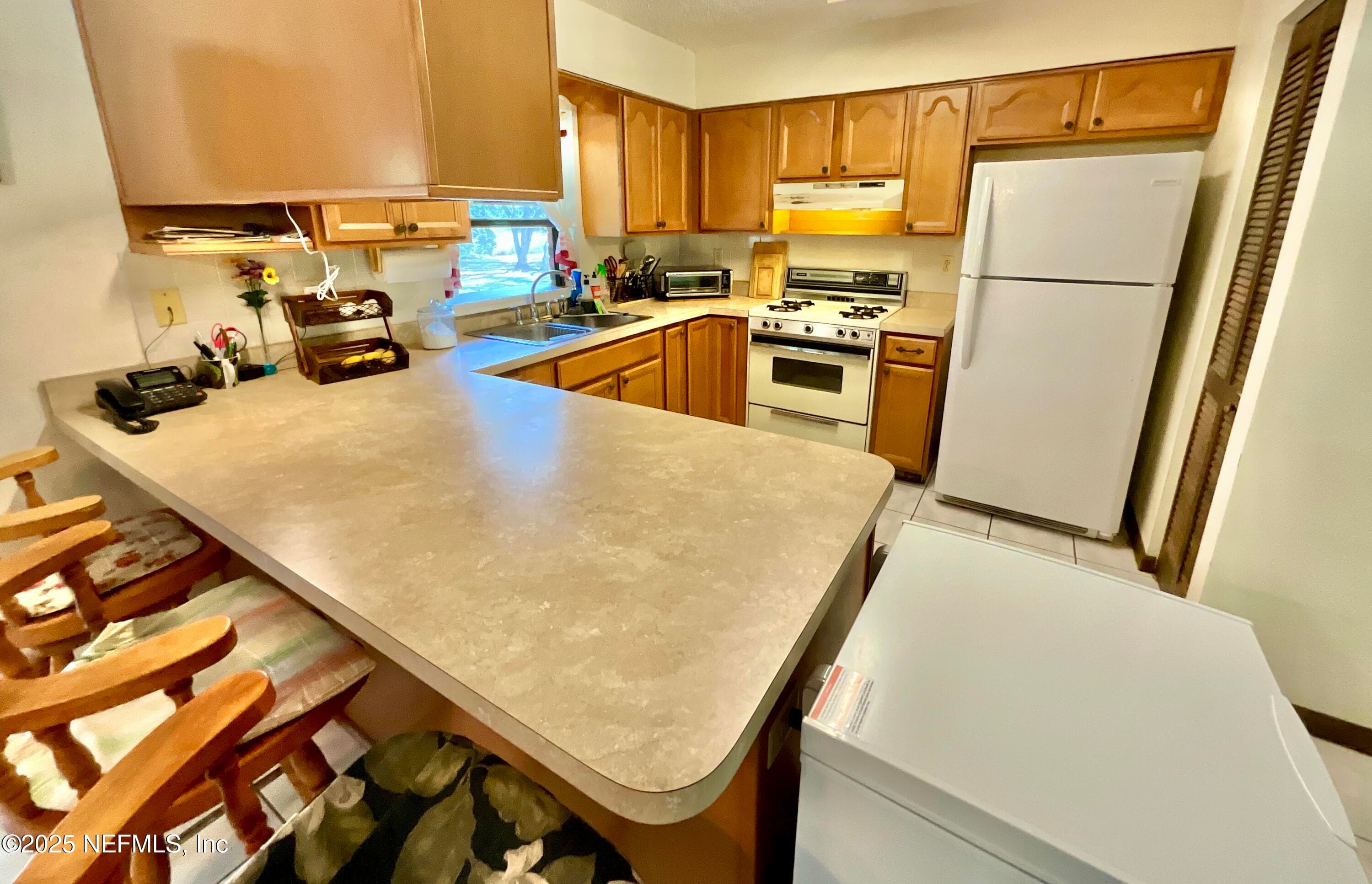 Photo 11 of 137 OAK Circle, Interlachen, FL 32148